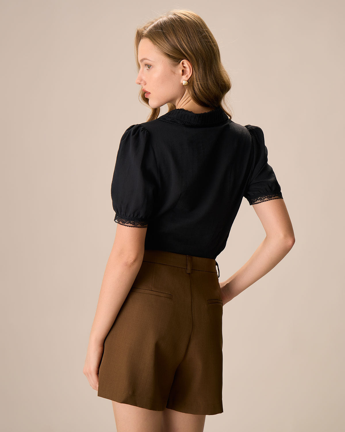 Siyah Chelsea Yaka Dantel Detaylı Pamuk Bluz