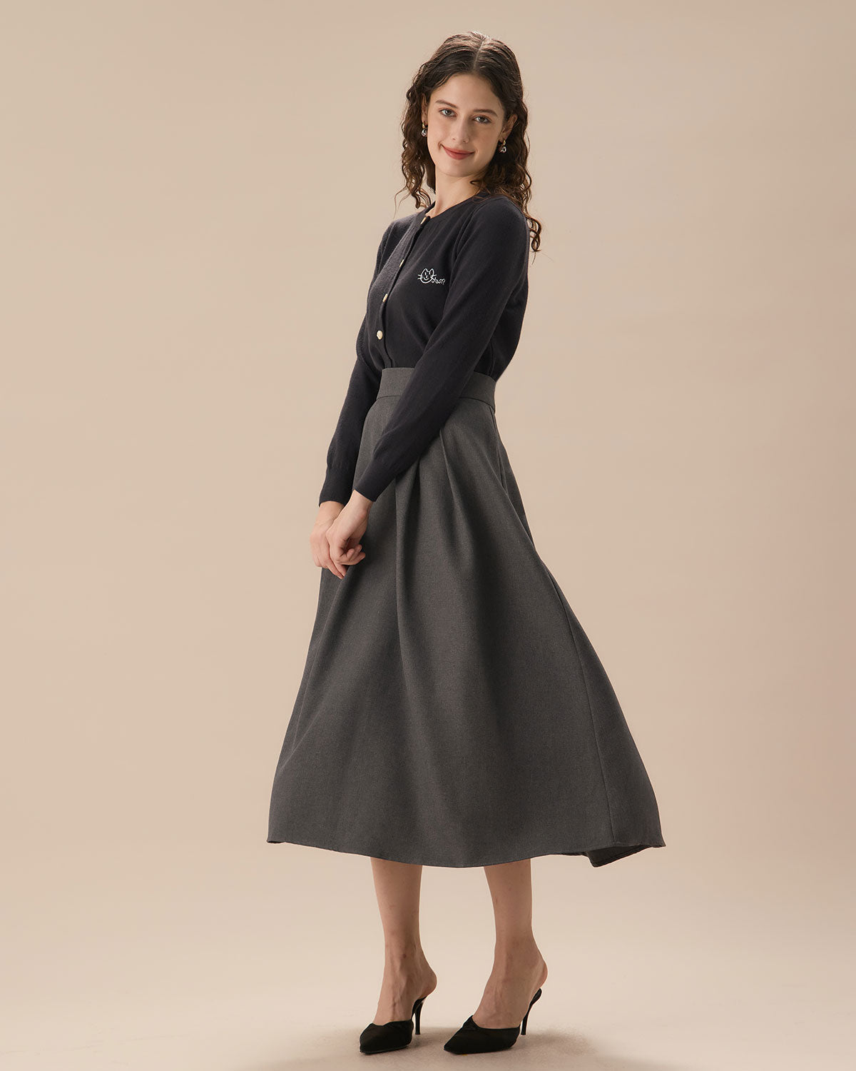 Gri Tek Düğmeli Nervürlü Örgü Hırka