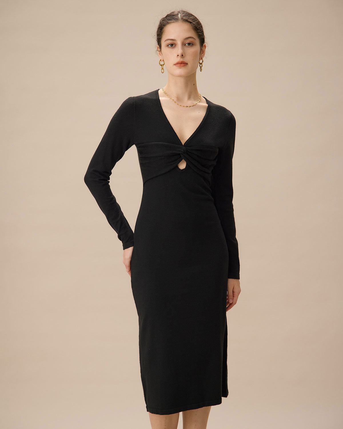 Siyah V Yaka Dekolteli Vücuda Oturan Kazak Elbise