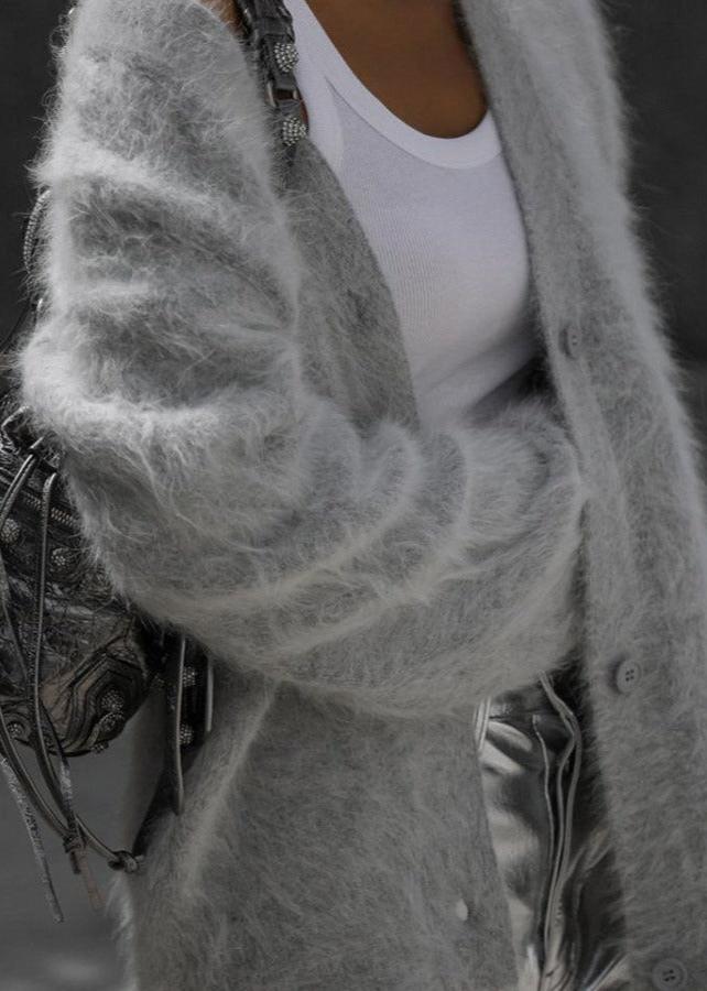 Yumuşak Gri Düğmeli Hırka