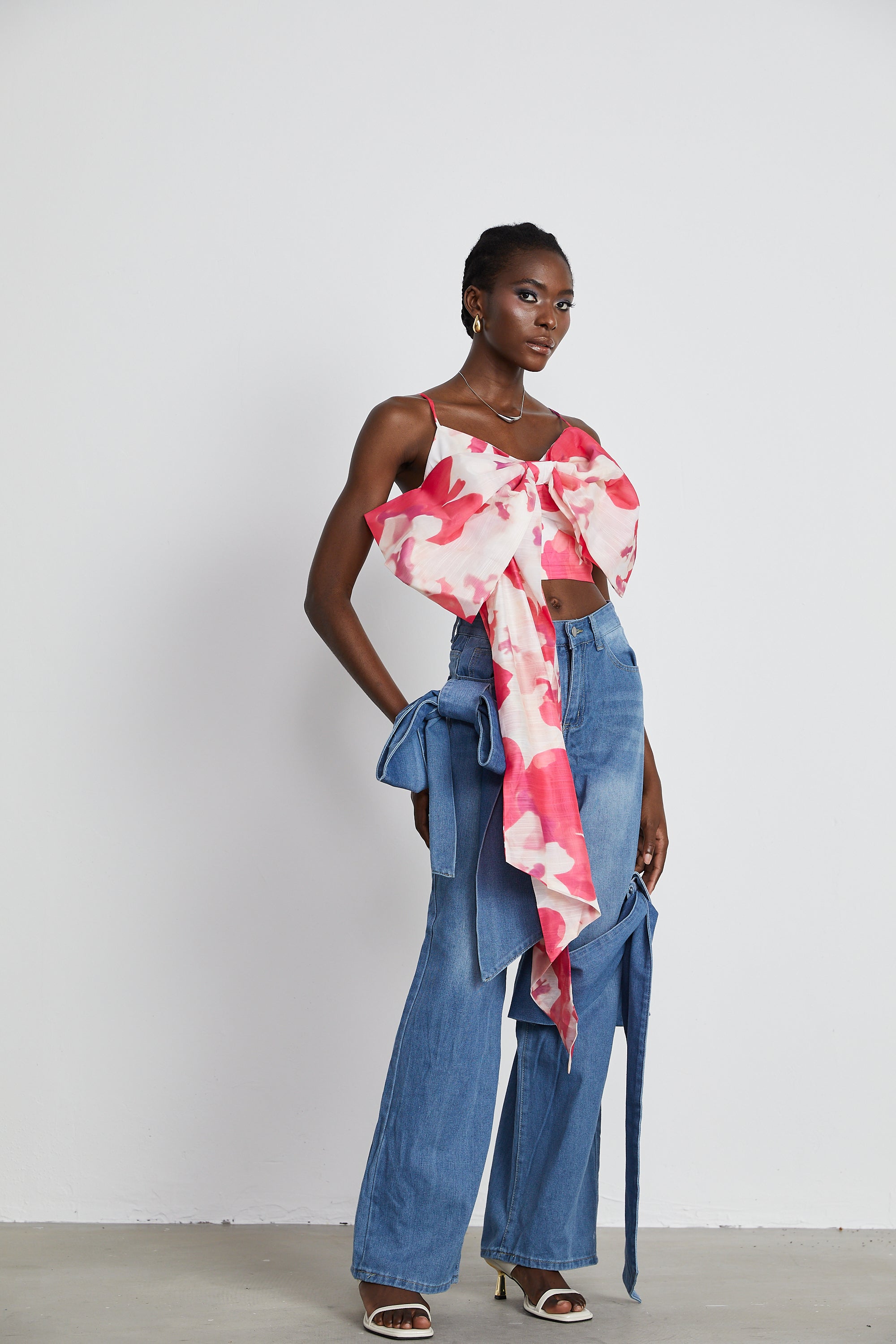 Ysabella Fiyonk Detaylı Geniş Paça Jean Pantolon