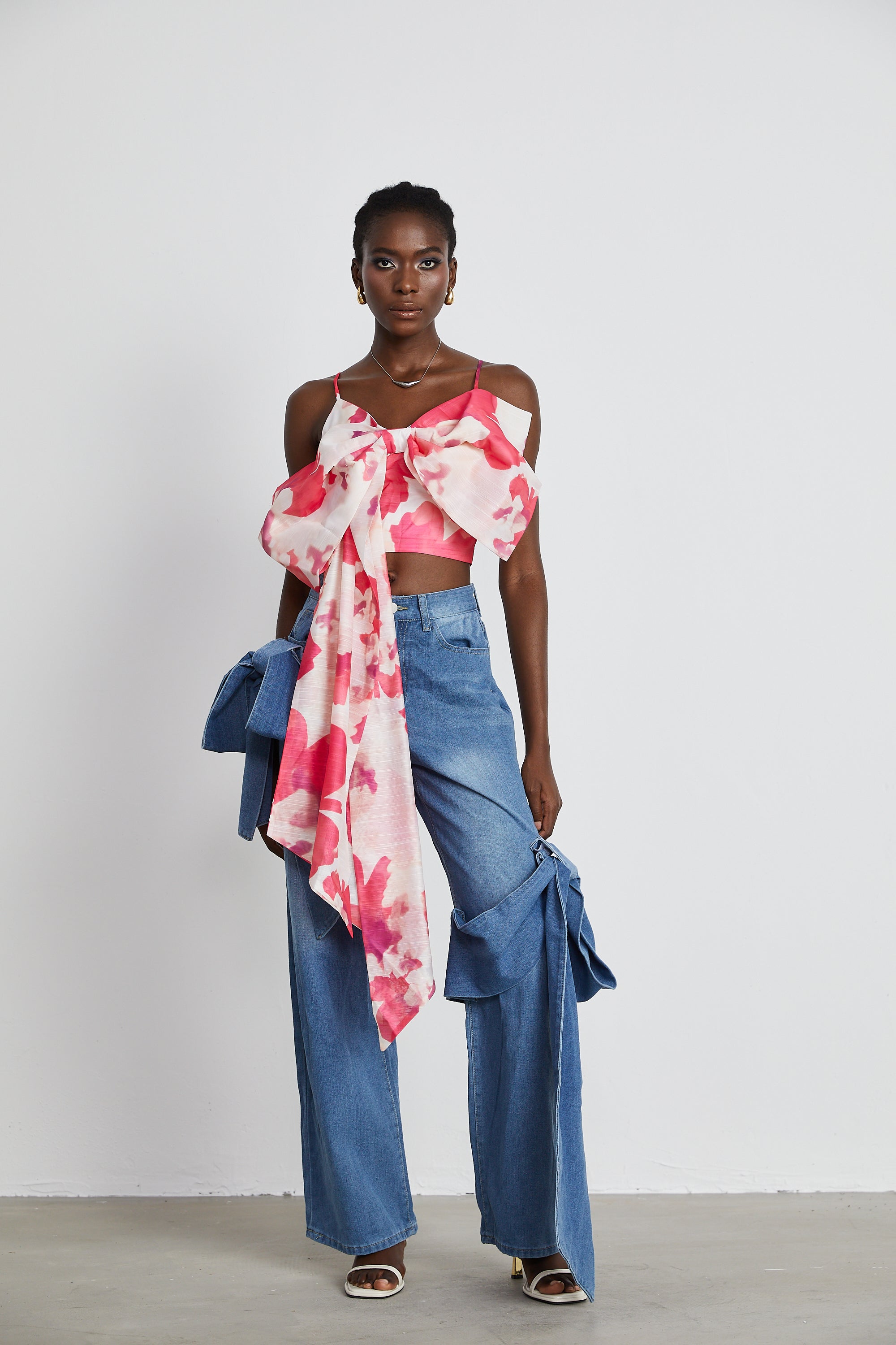 Ysabella Fiyonk Detaylı Geniş Paça Jean Pantolon