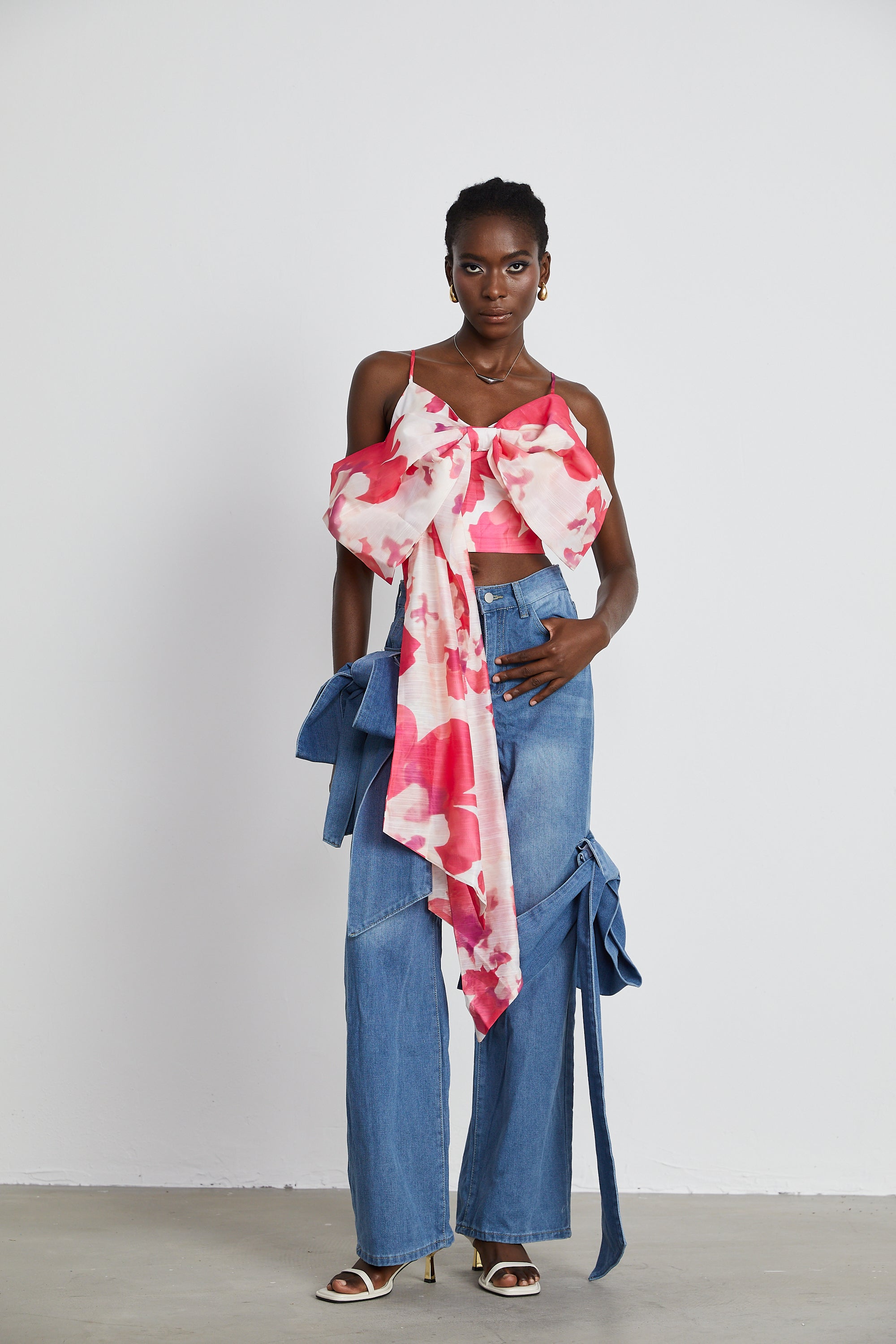 Ysabella Fiyonk Detaylı Geniş Paça Jean Pantolon