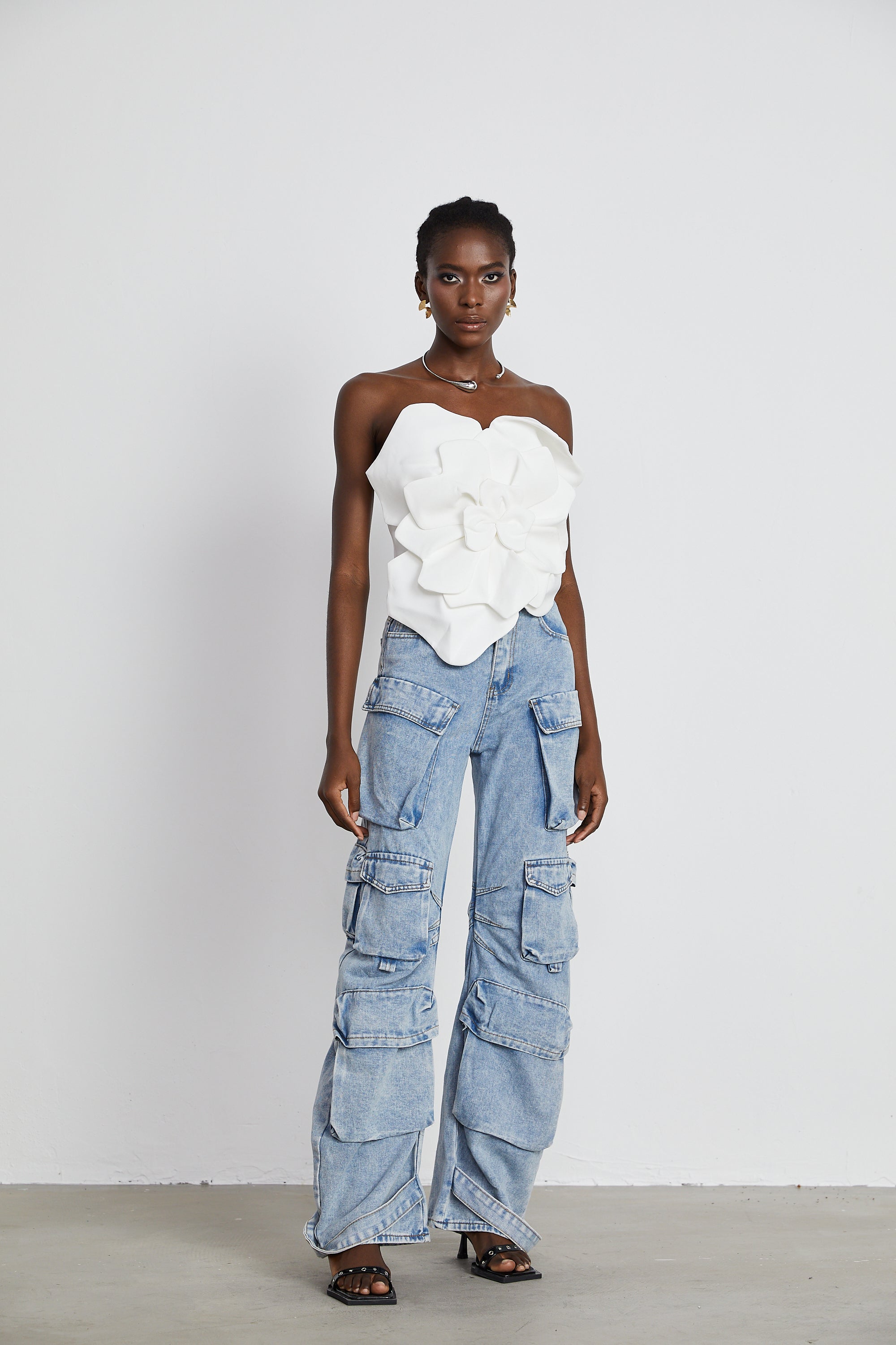 Pénélope Beyaz Çiçekli Düşük Omuzlu Üst