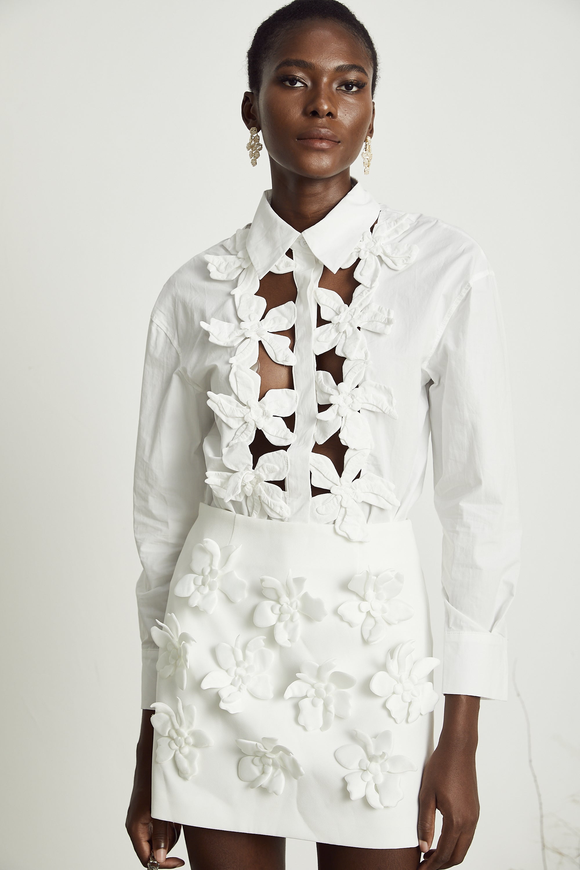 Rosalie Beyaz Çiçekli Kesim Gömlek