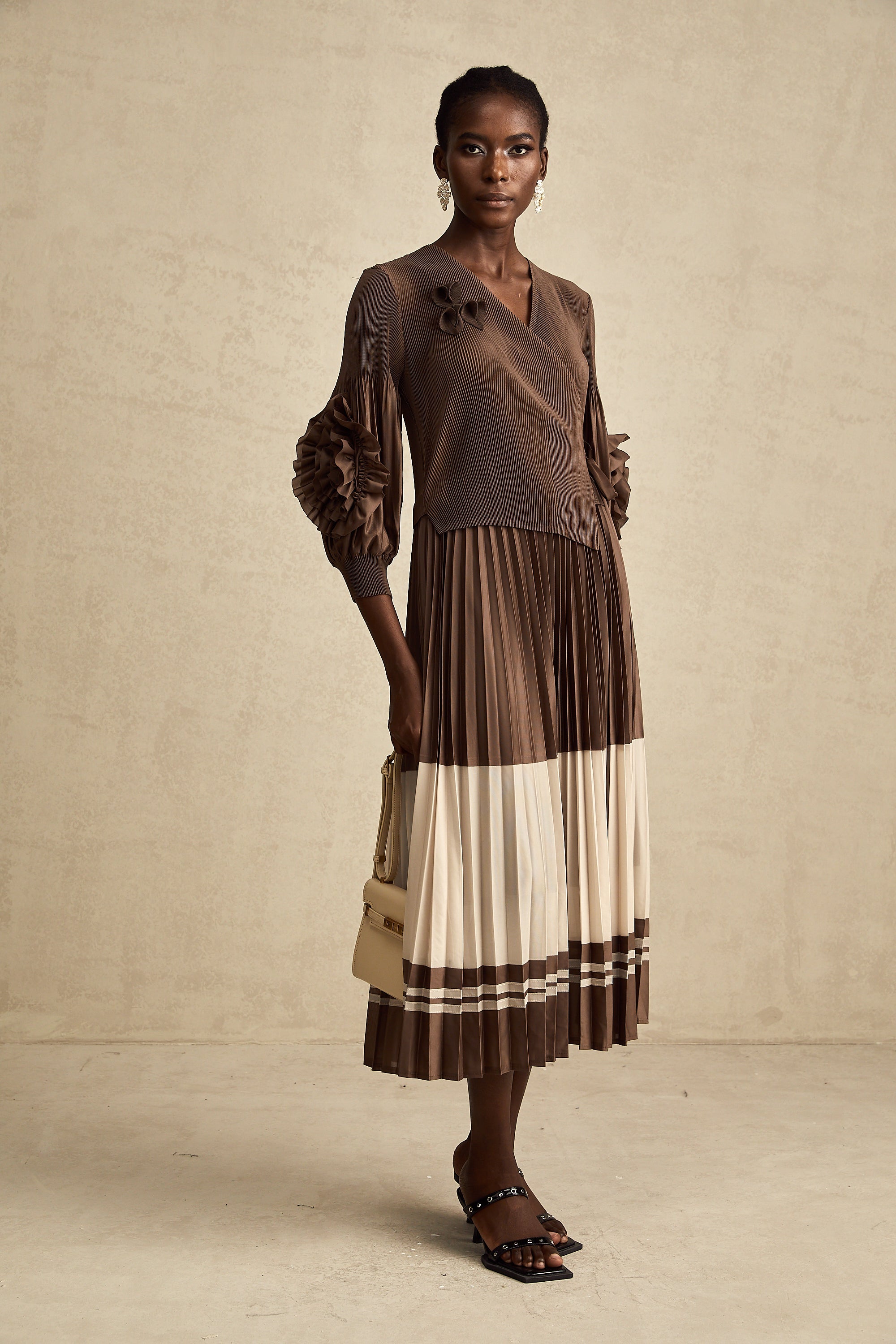 Emeline Kahverengi Suni Çiçek Pilili Midi Elbise