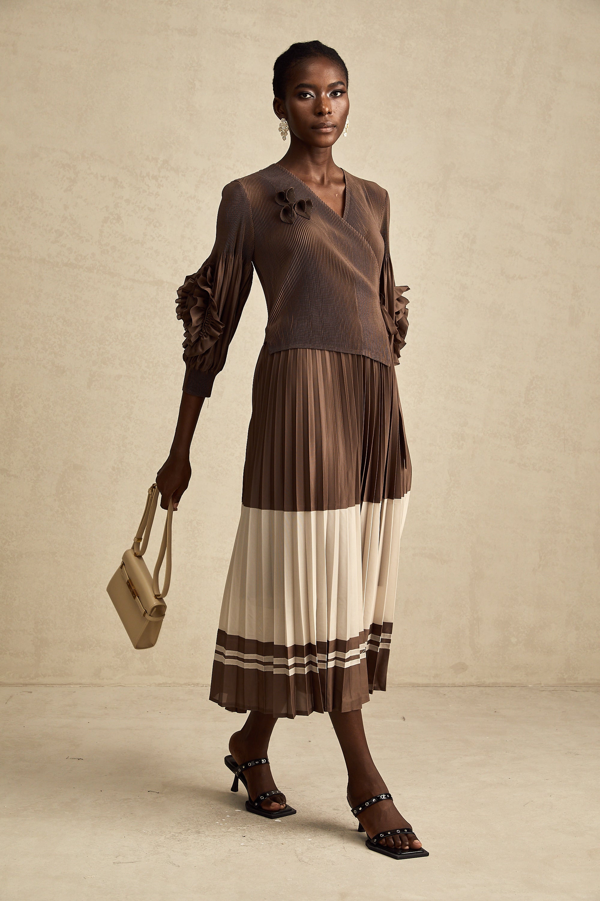 Emeline Kahverengi Suni Çiçek Pilili Midi Elbise