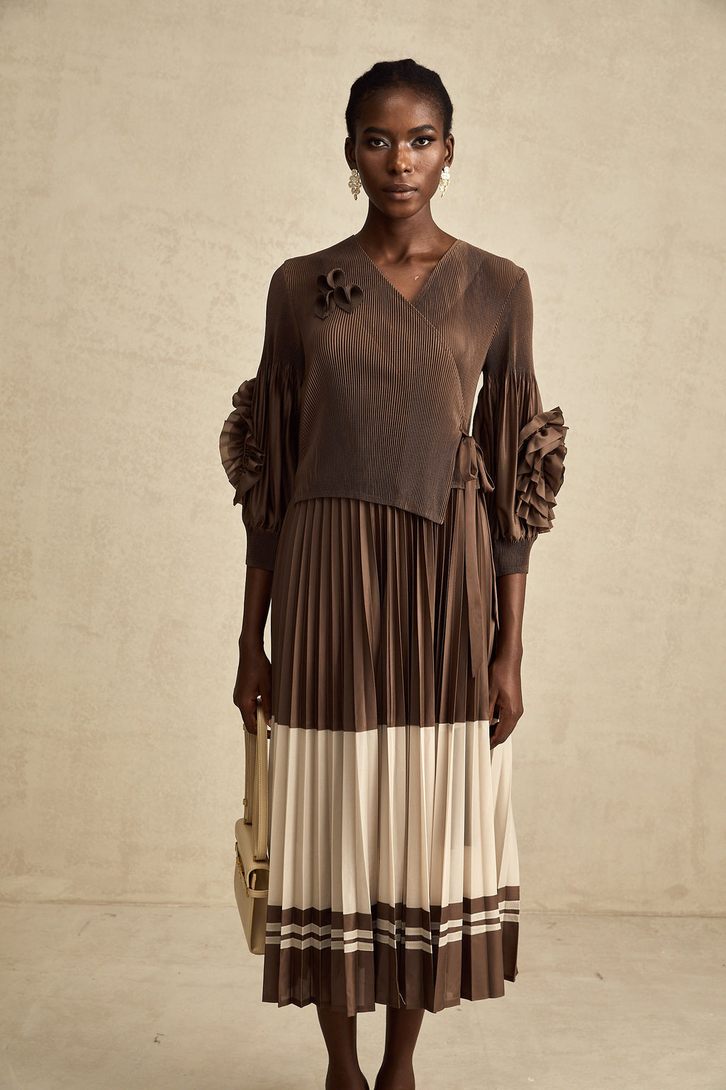 Emeline Kahverengi Suni Çiçek Pilili Midi Elbise