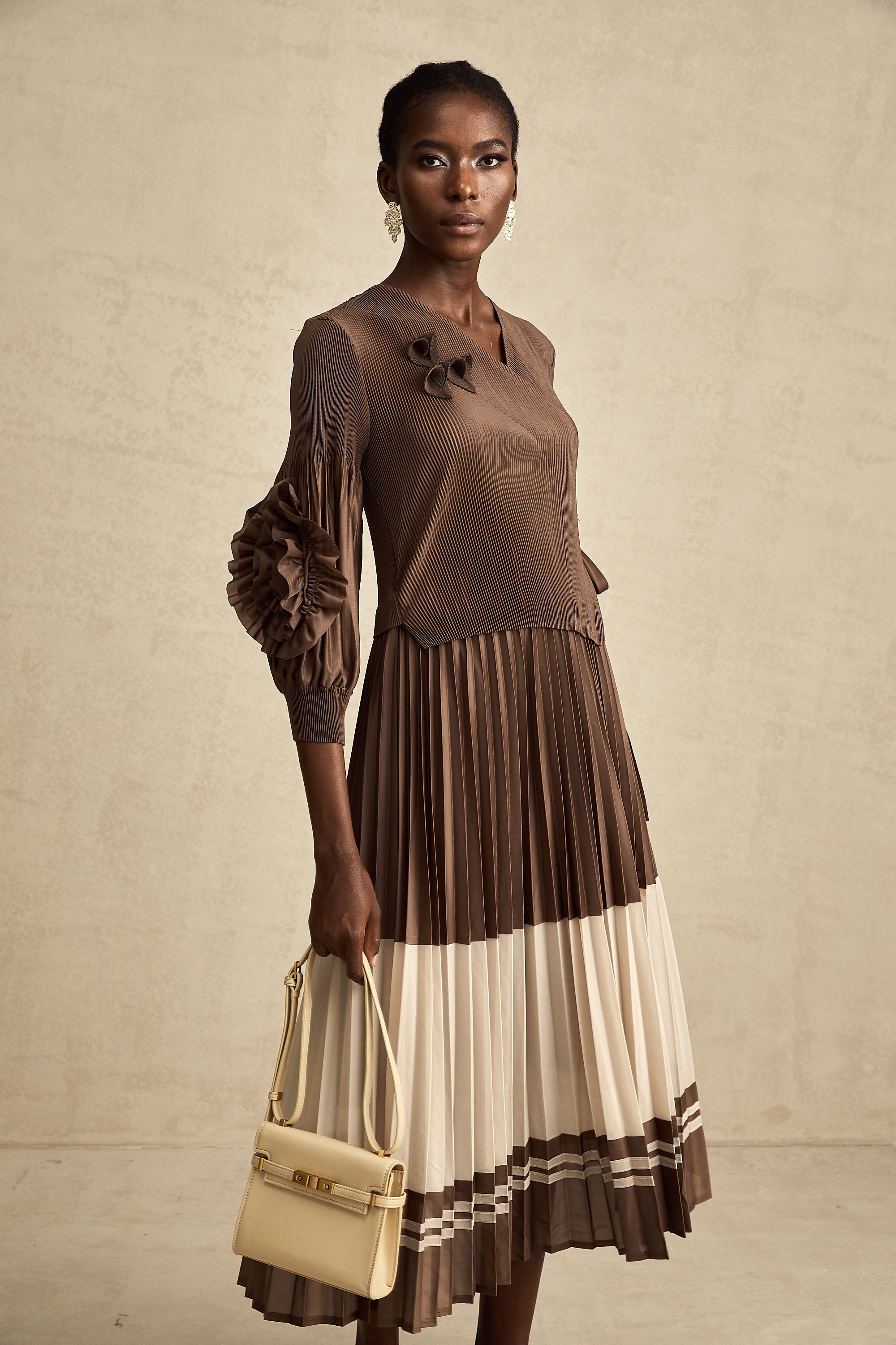 Emeline Kahverengi Suni Çiçek Pilili Midi Elbise