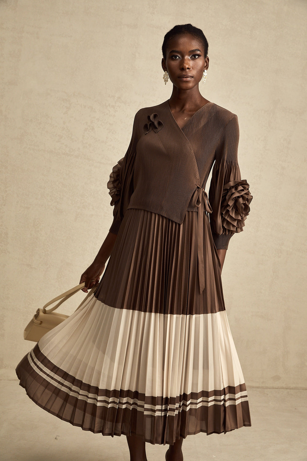 Emeline Kahverengi Suni Çiçek Pilili Midi Elbise