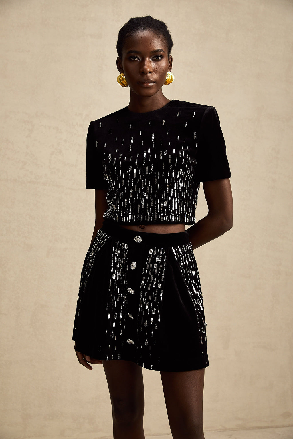 Isabeau Siyah Kadife İşlemeli Üst Ve Etek Uyumlu Takım