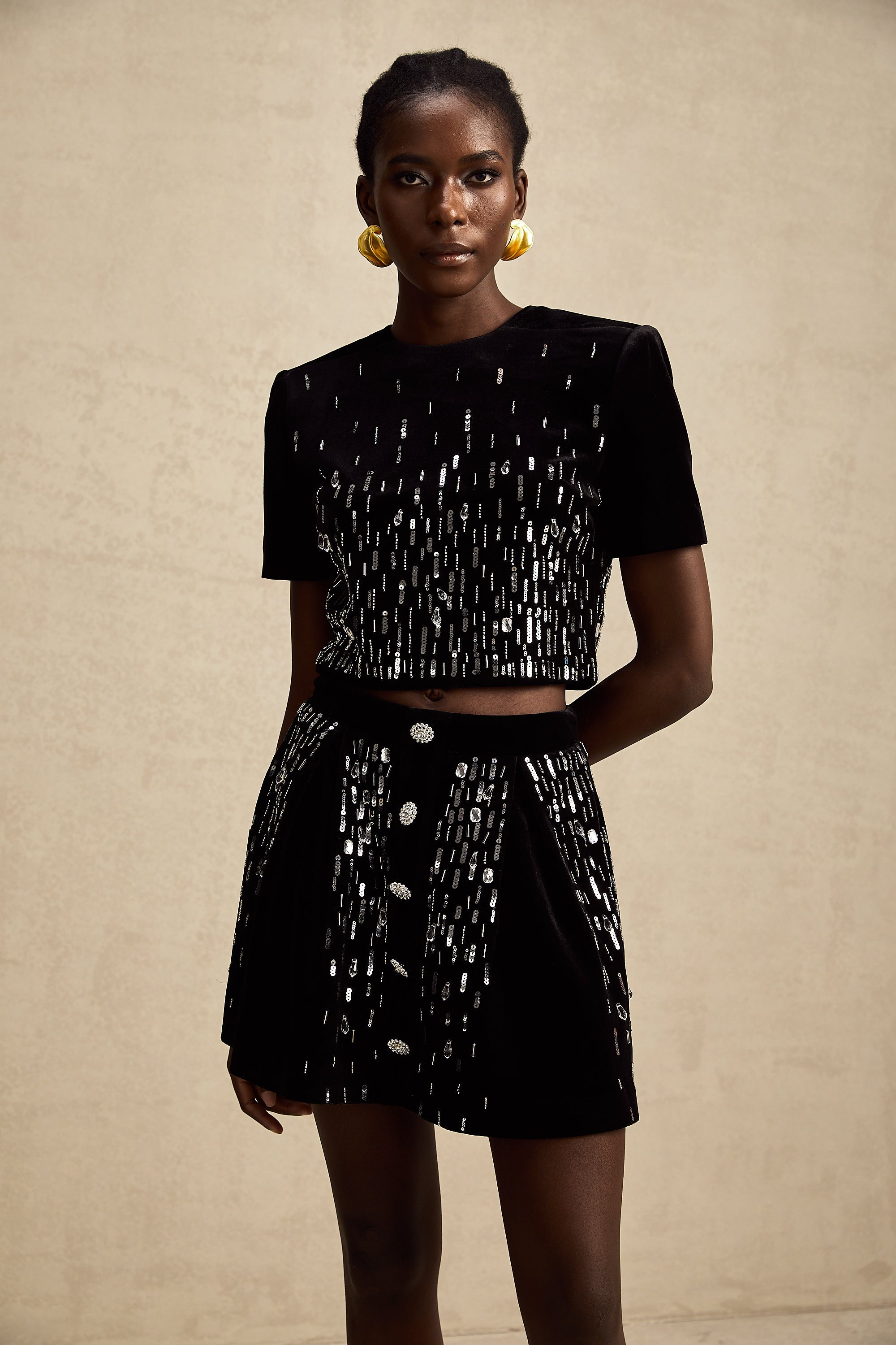 Isabeau Siyah Kadife İşlemeli Üst Ve Etek Uyumlu Takım