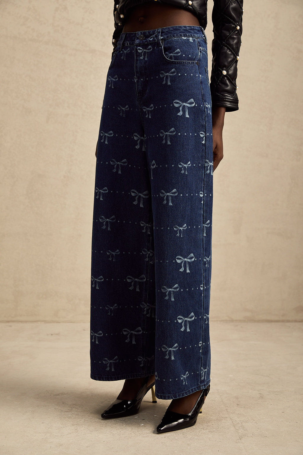 Yvonne Fiyonk Motifli Geniş Paça Jean Pantolon