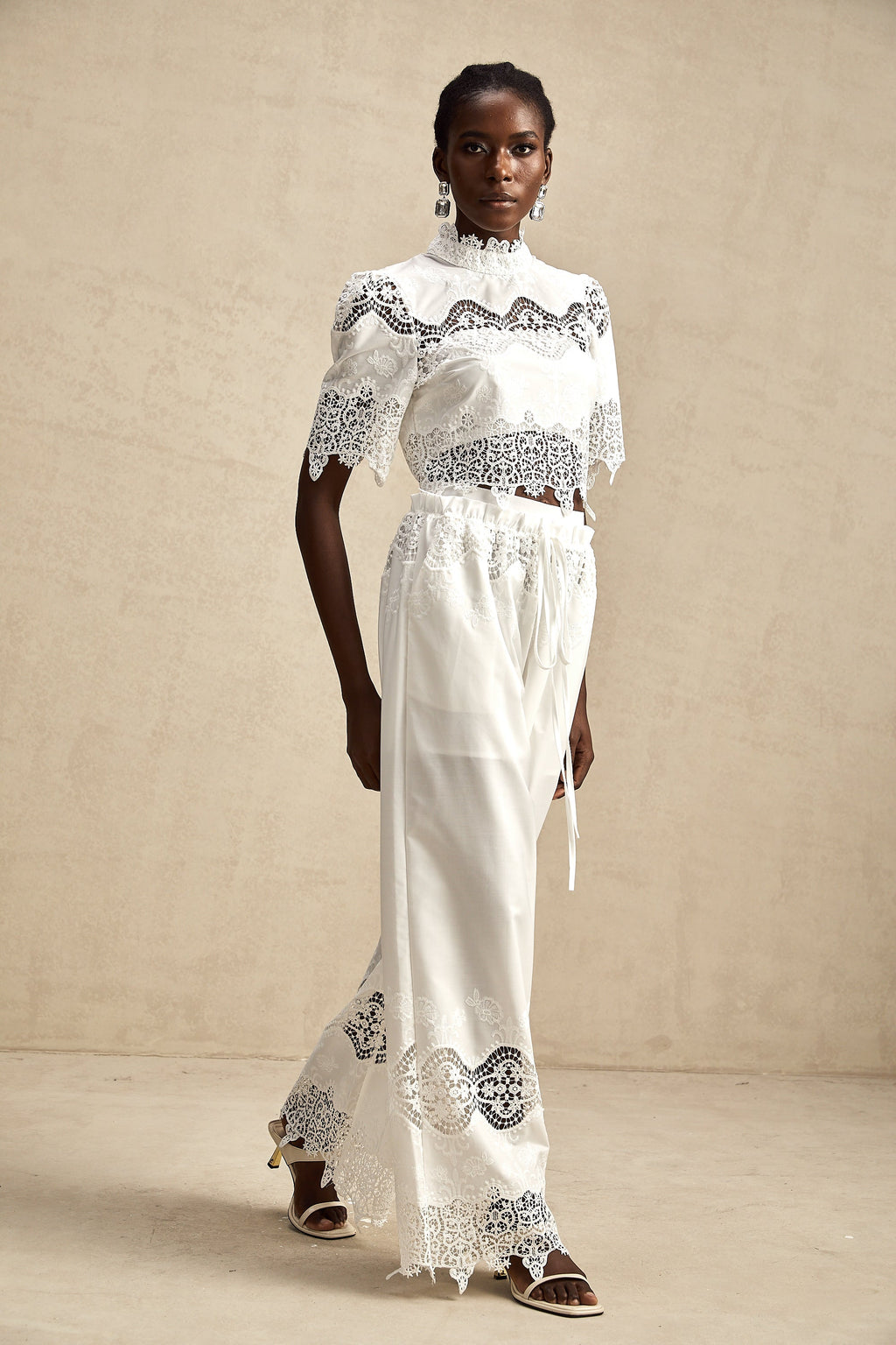 Raphaëlle Dantel Detaylı, Kısa Üst Ve Pantolon Eşleştirme Seti