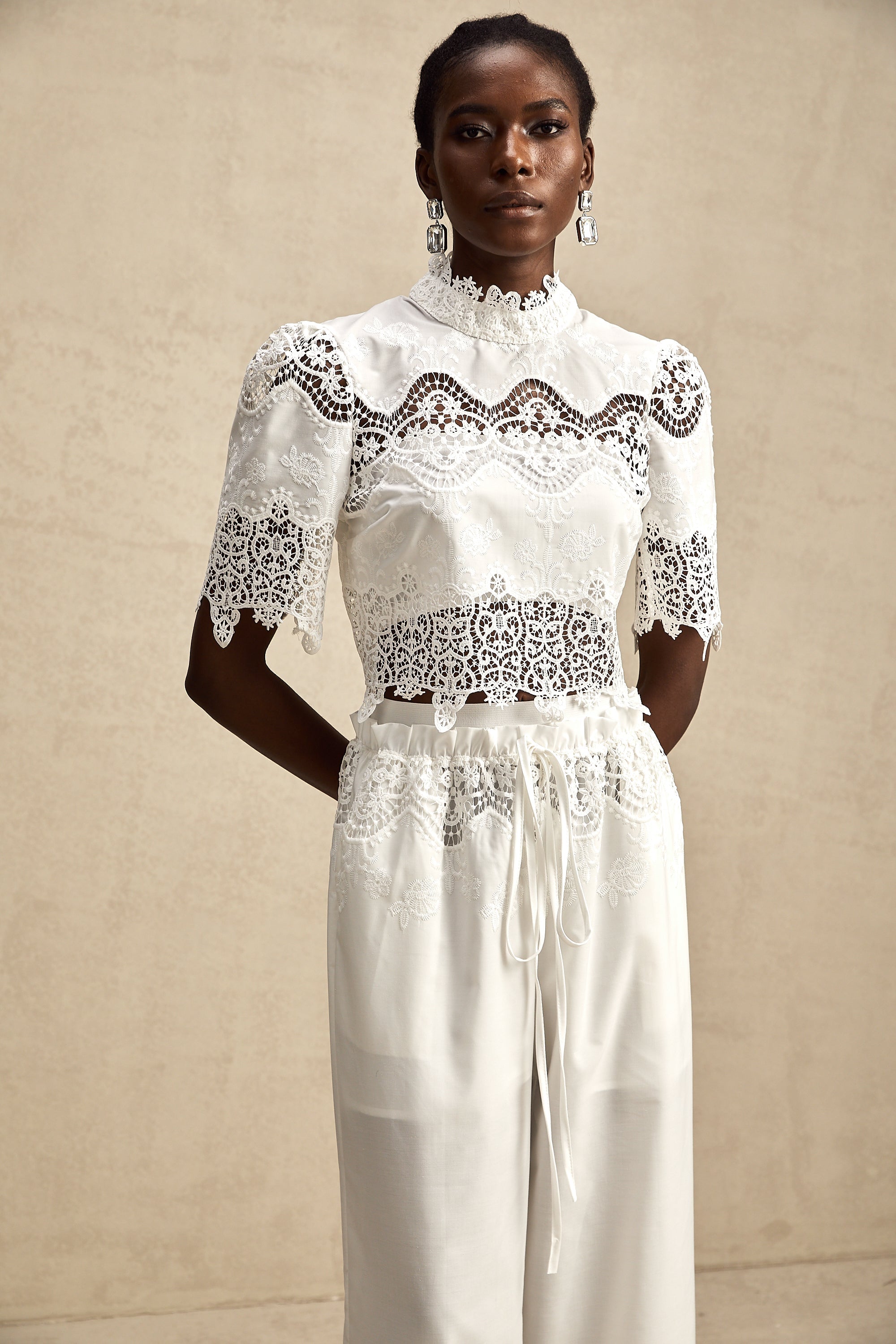 Raphaëlle Dantel Detaylı, Kısa Üst Ve Pantolon Eşleştirme Seti