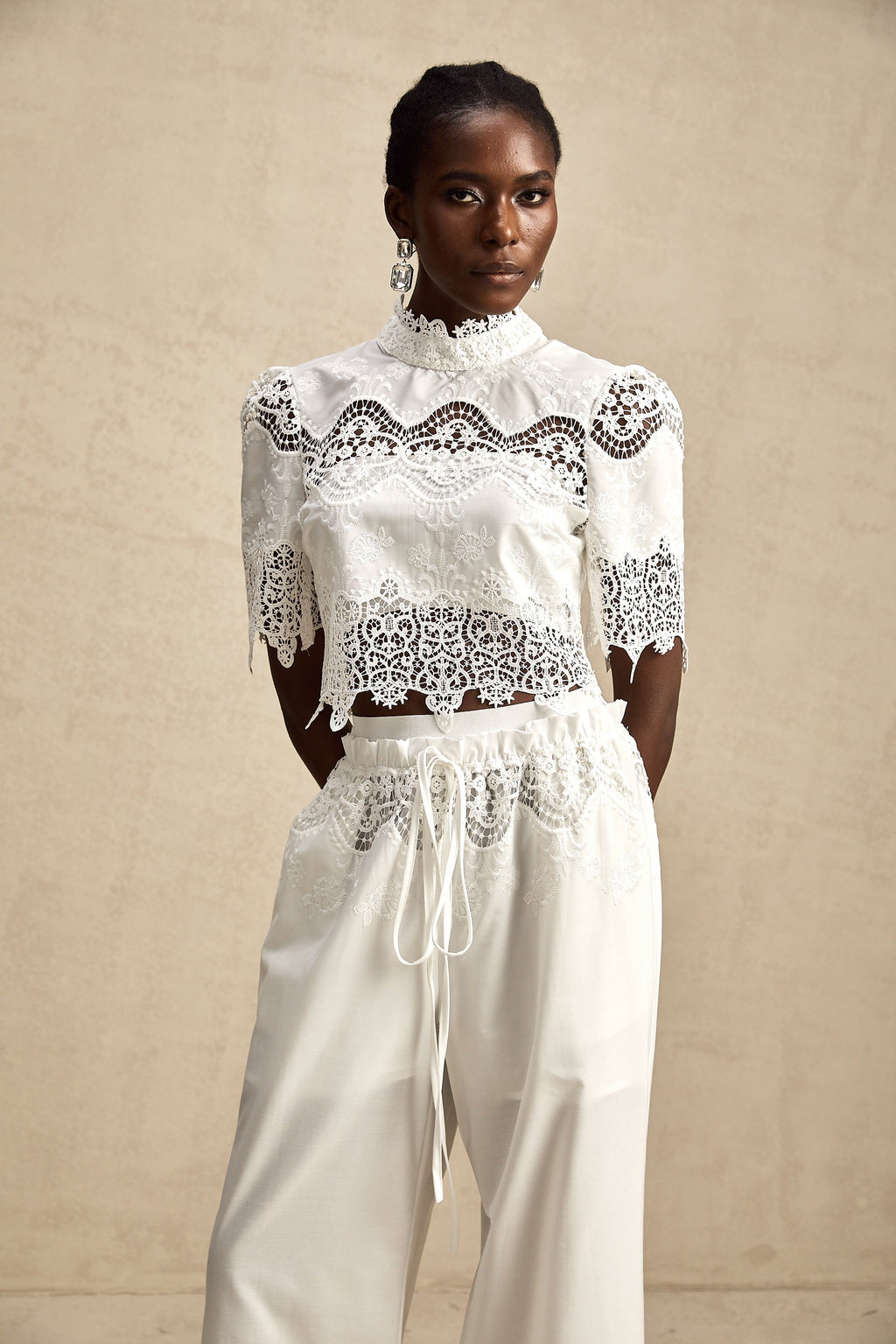 Raphaëlle Dantel Detaylı, Kısa Üst Ve Pantolon Eşleştirme Seti