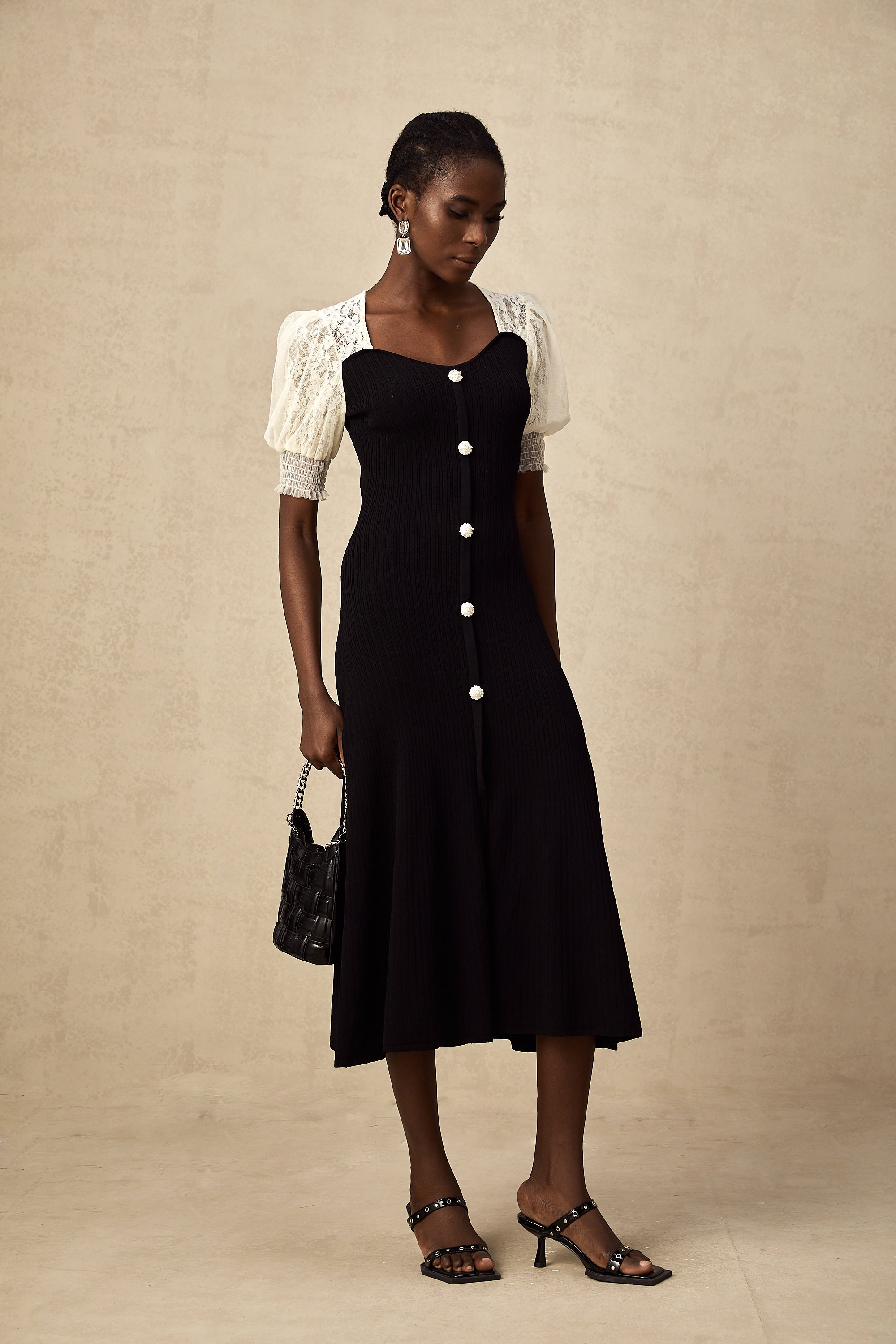 Noa Dantel Detaylı Örgü Midi Elbise