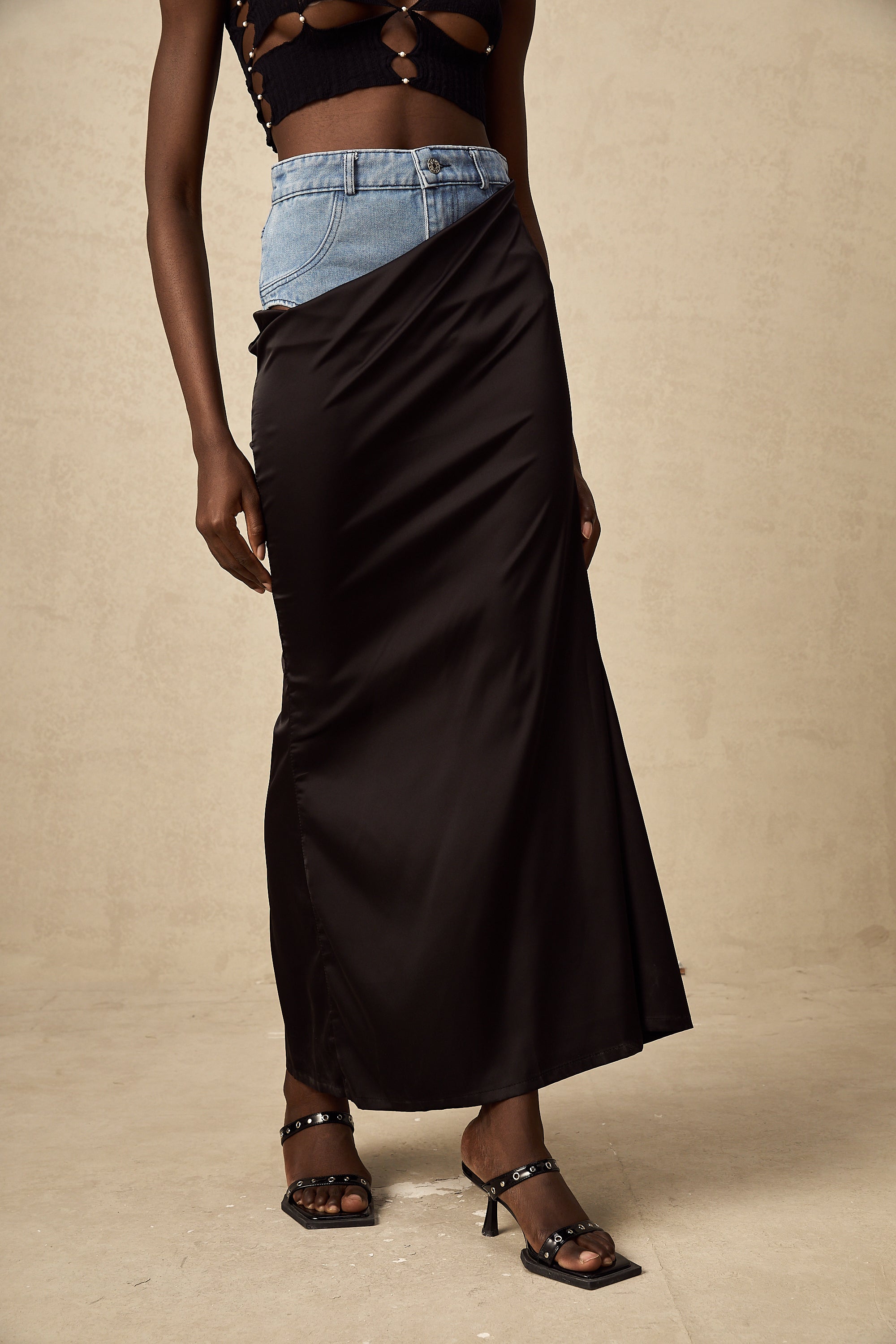 Livia Yırtmaçlı Panelli Saten Maxi Etek