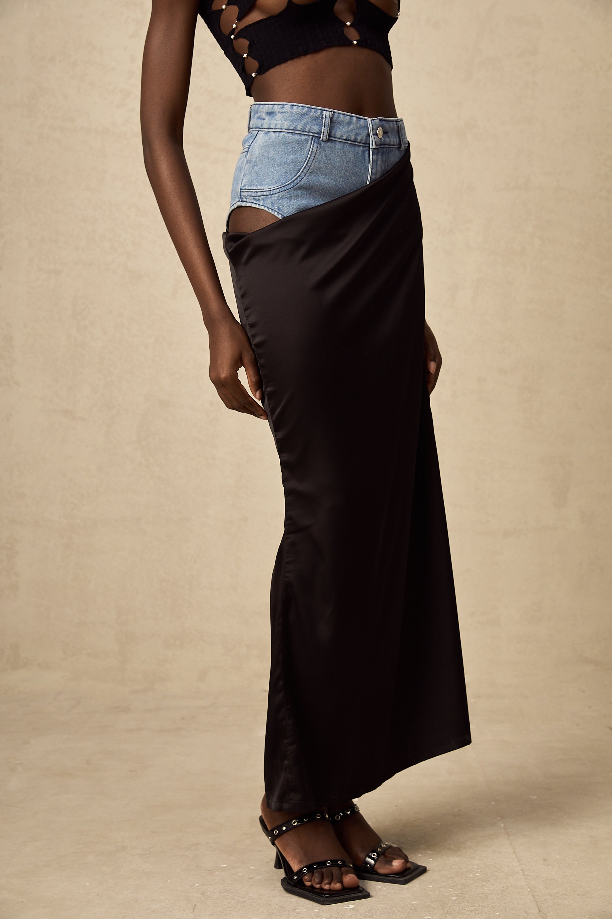 Livia Yırtmaçlı Panelli Saten Maxi Etek