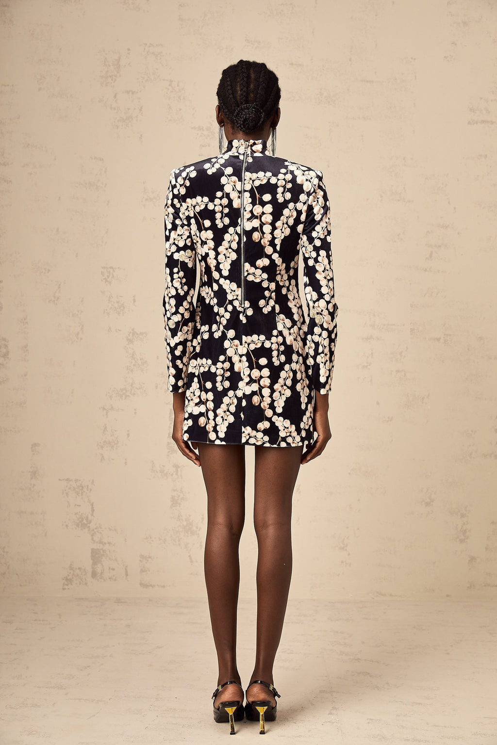 Valeria İşlemeli Grafik Desenli Kadife Mini Elbise