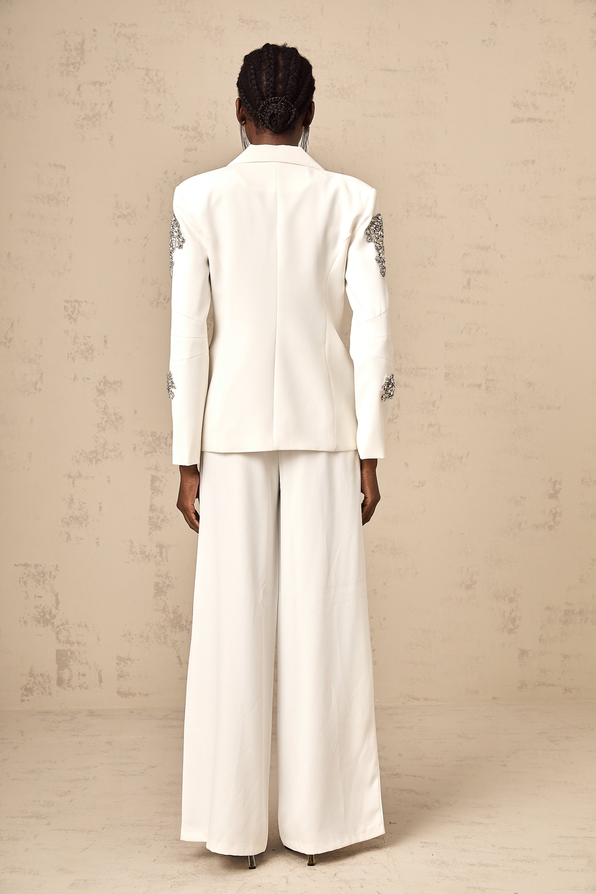 Edvige Beyaz Kristal İşlemeli Blazer & Pantolon Kombin Seti