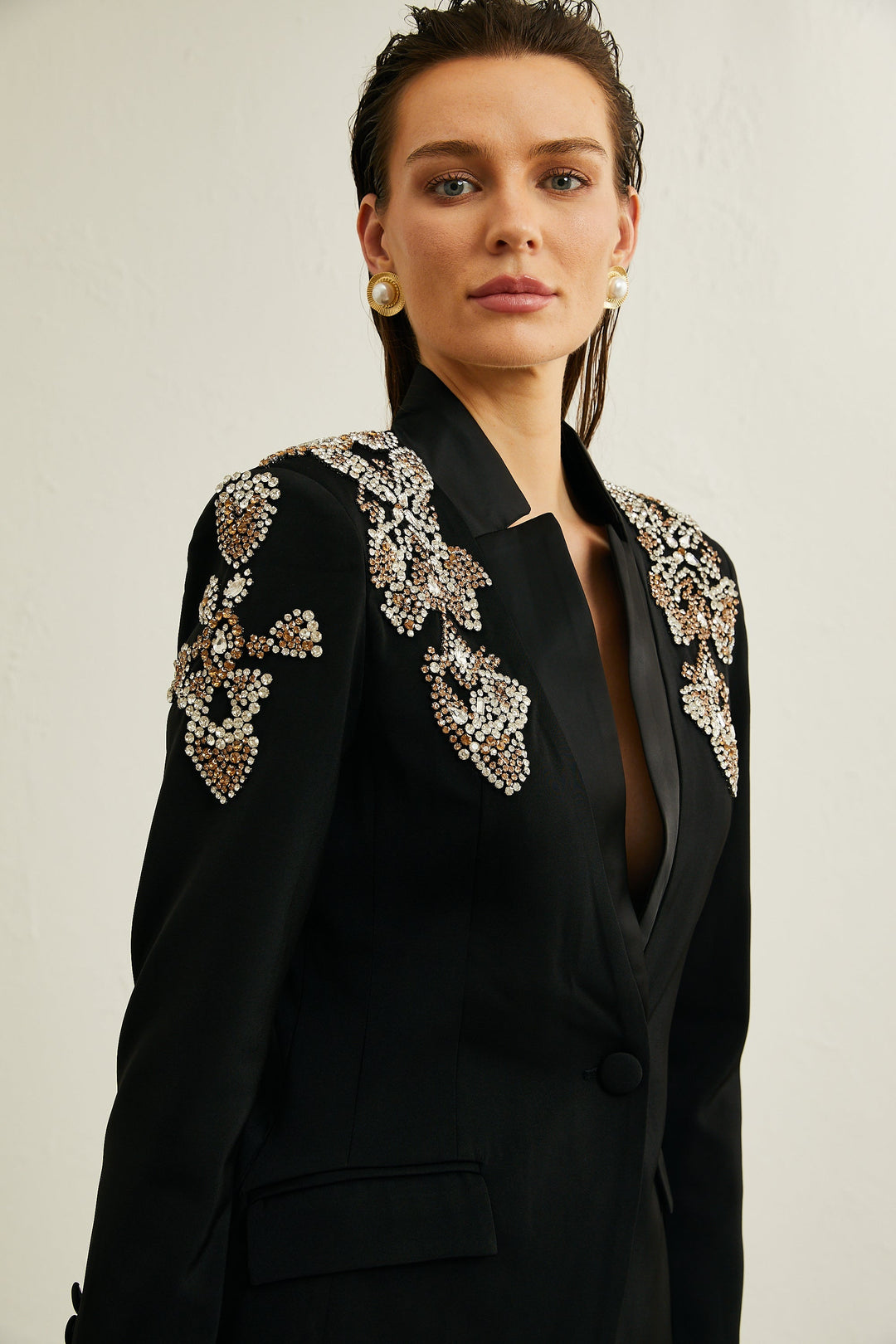 Delphine Siyah İşlemeli Ceket &amp; Pantolon Uyumlu Takım