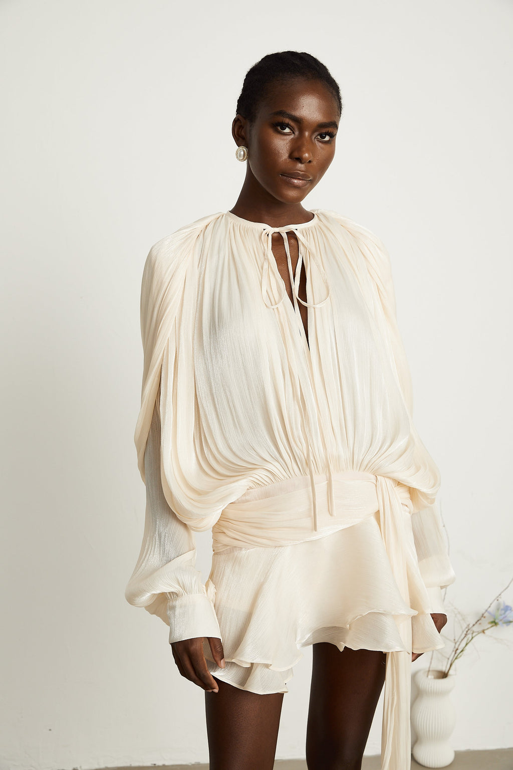 Eugénie Nötr Pilili Fırfırlı Mini Elbise