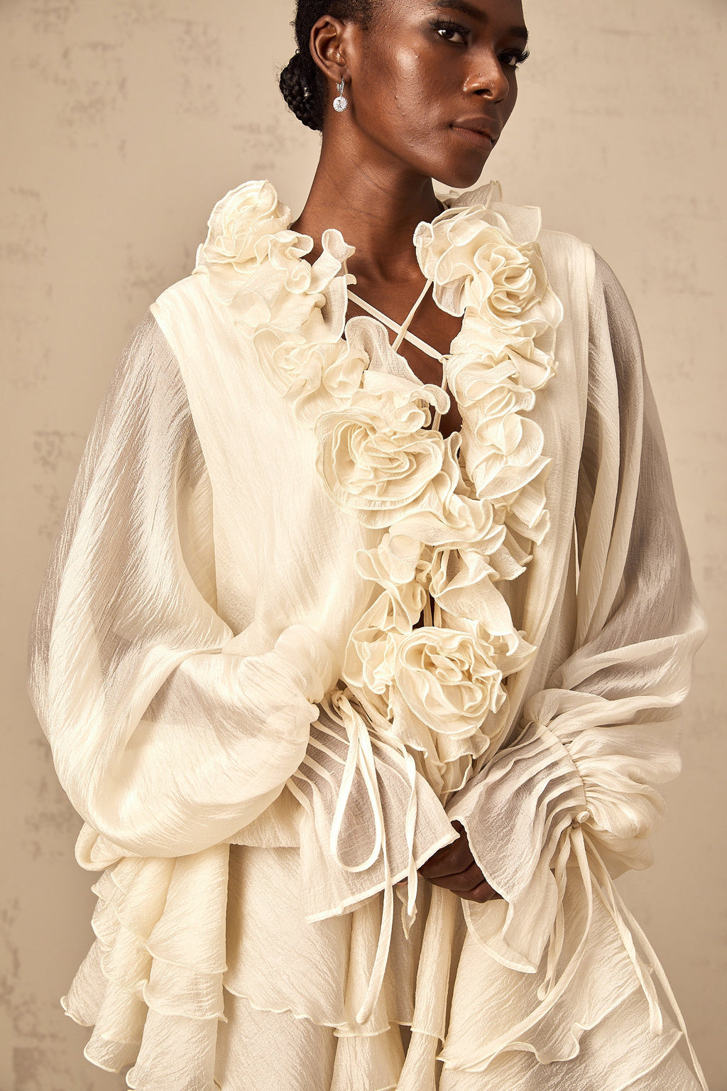 Zéphyrine Çiçek Aplikeli Katlı Mini Elbise