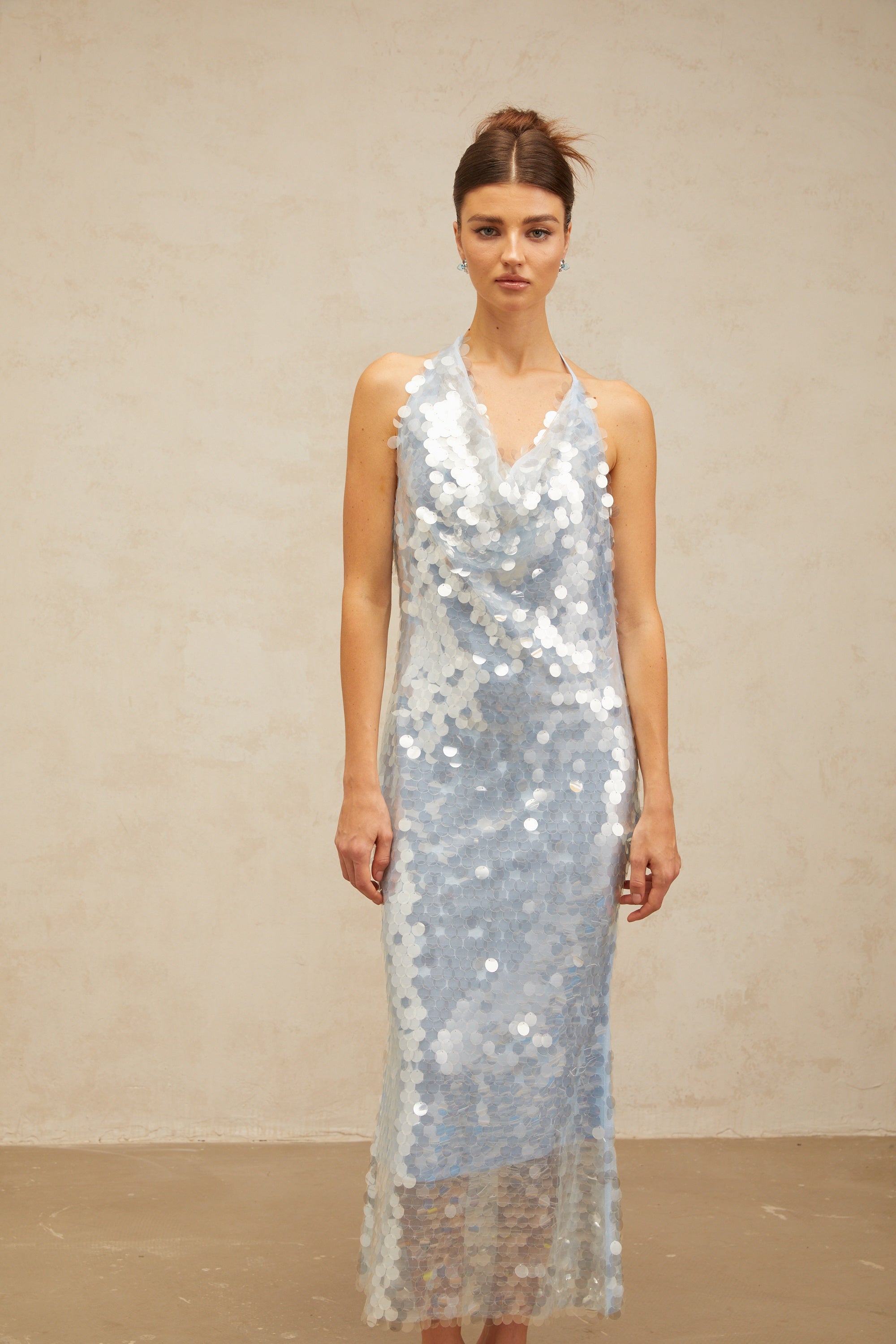 Babette Mavi Halter Yaka Payetli Midi Elbise