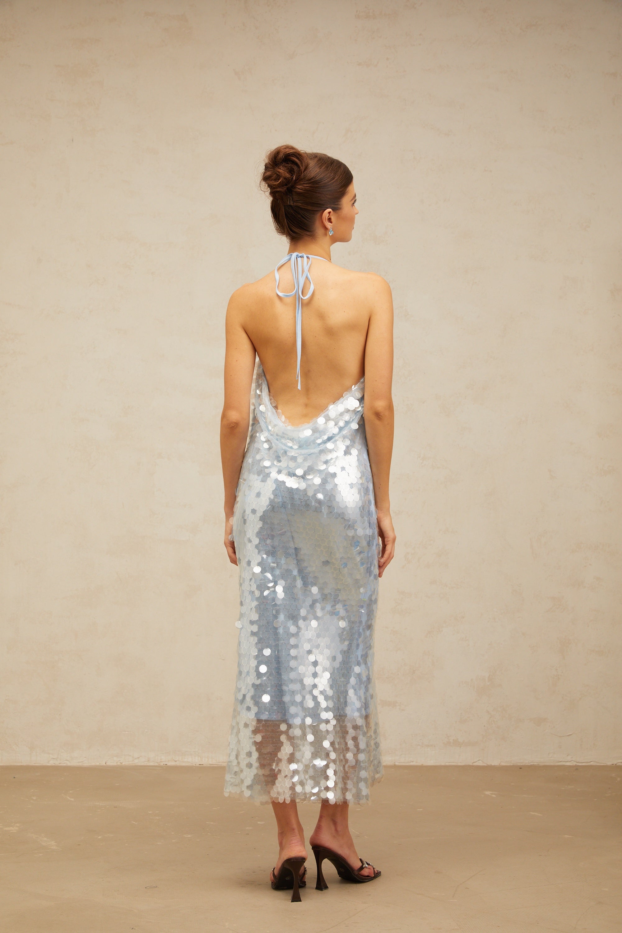 Babette Mavi Halter Yaka Payetli Midi Elbise