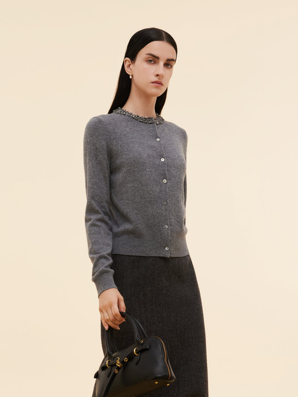 Boncuklu Yuvarlak Yaka Kadın Hırka