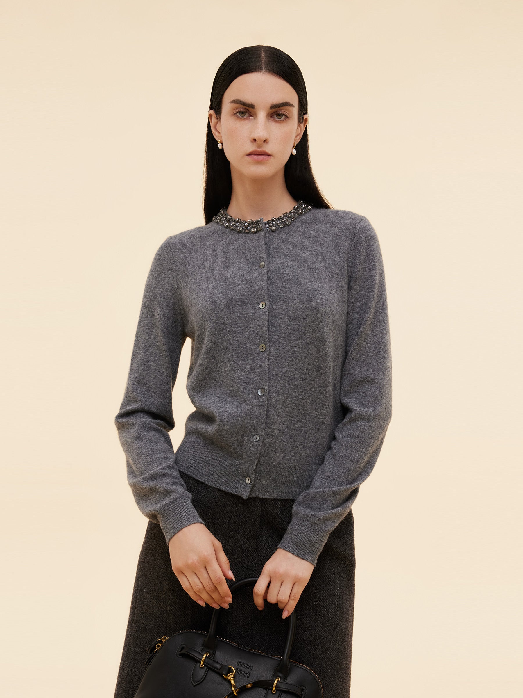 Boncuklu Yuvarlak Yaka Kadın Hırka