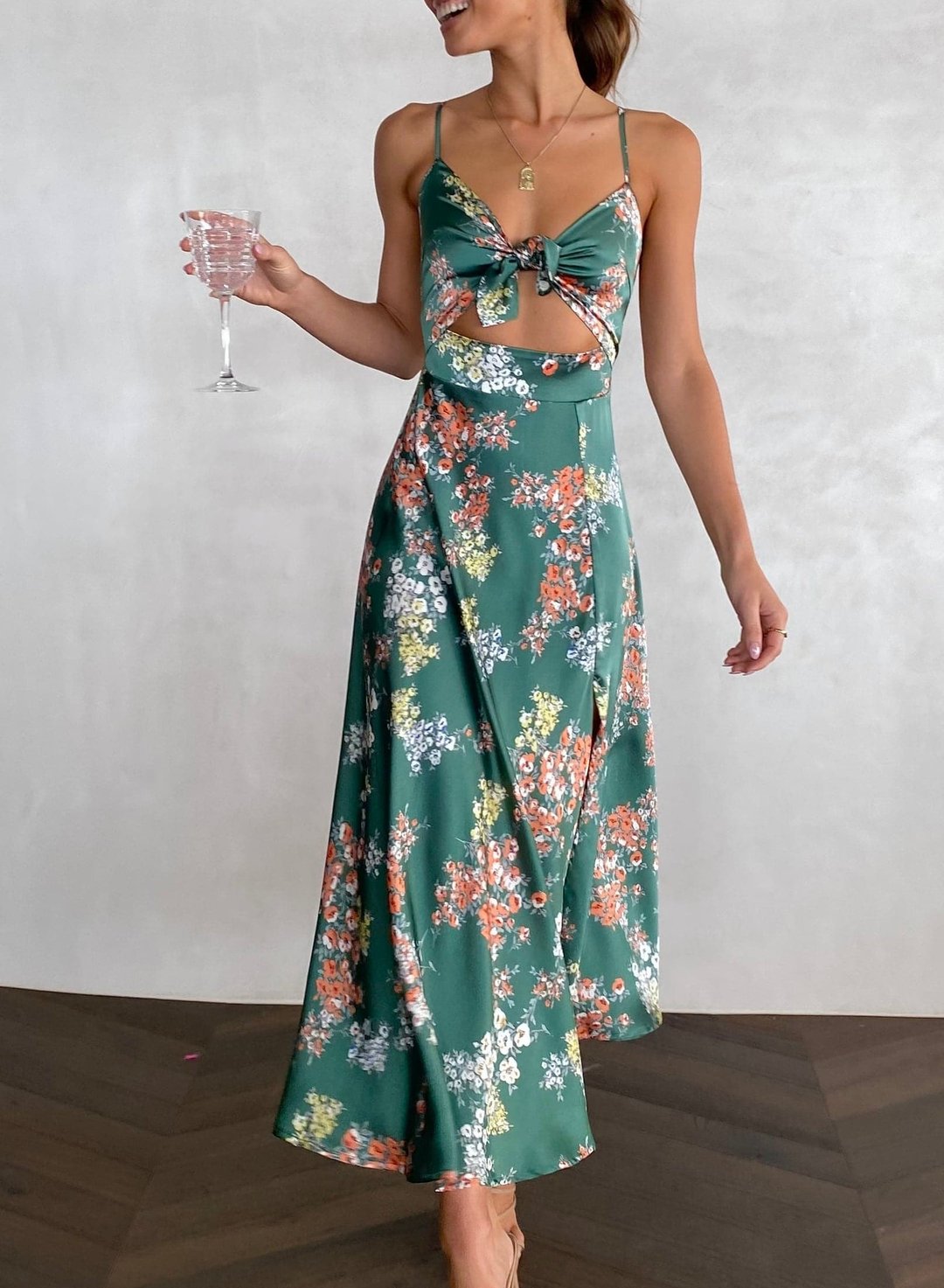 Saten Çiçekli Bölmeli Göğüs Düğmeli Midi Elbise - Riosso