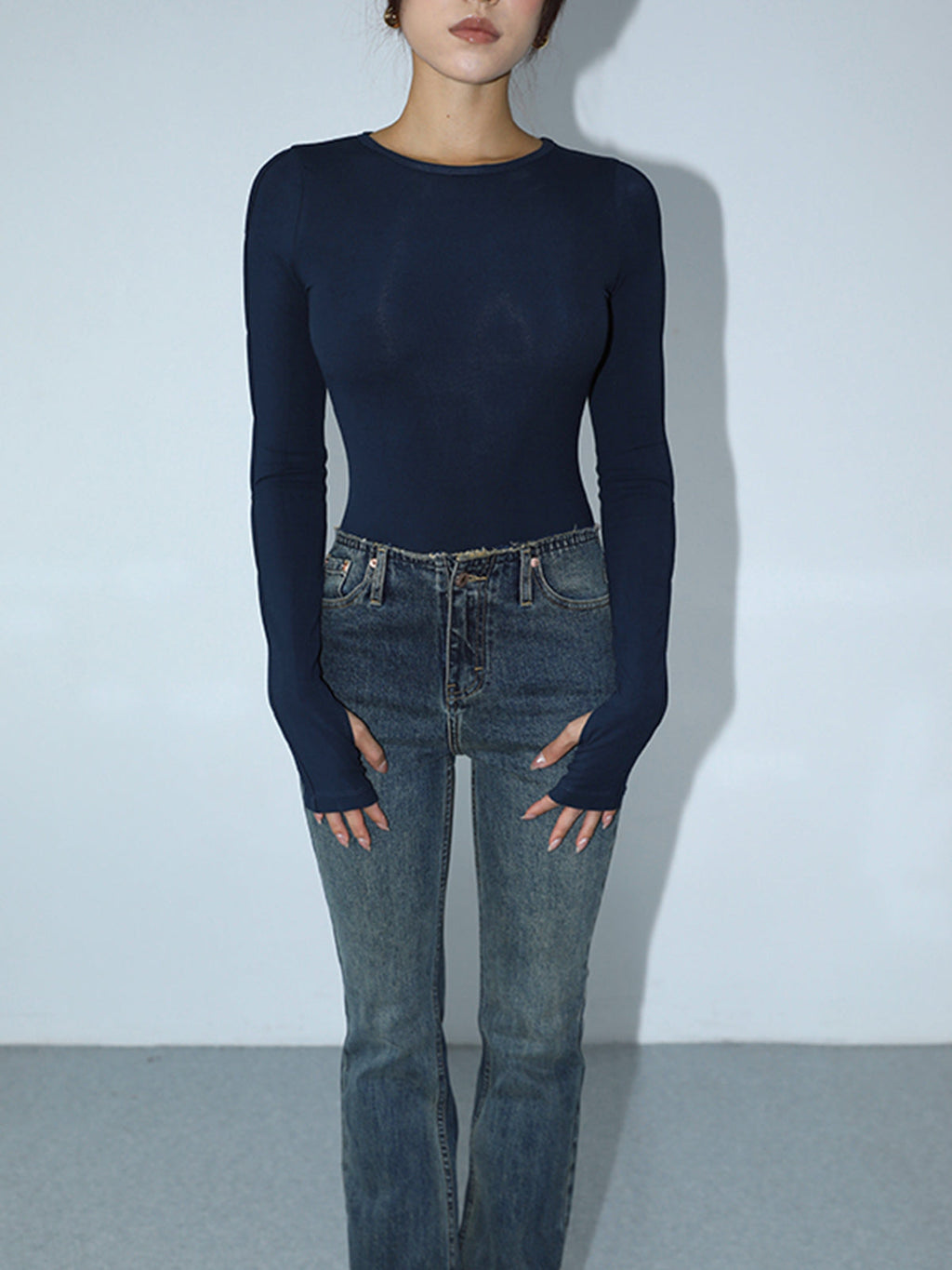 Anahtar Deliği Kesimli Uzun Kollu Bluz