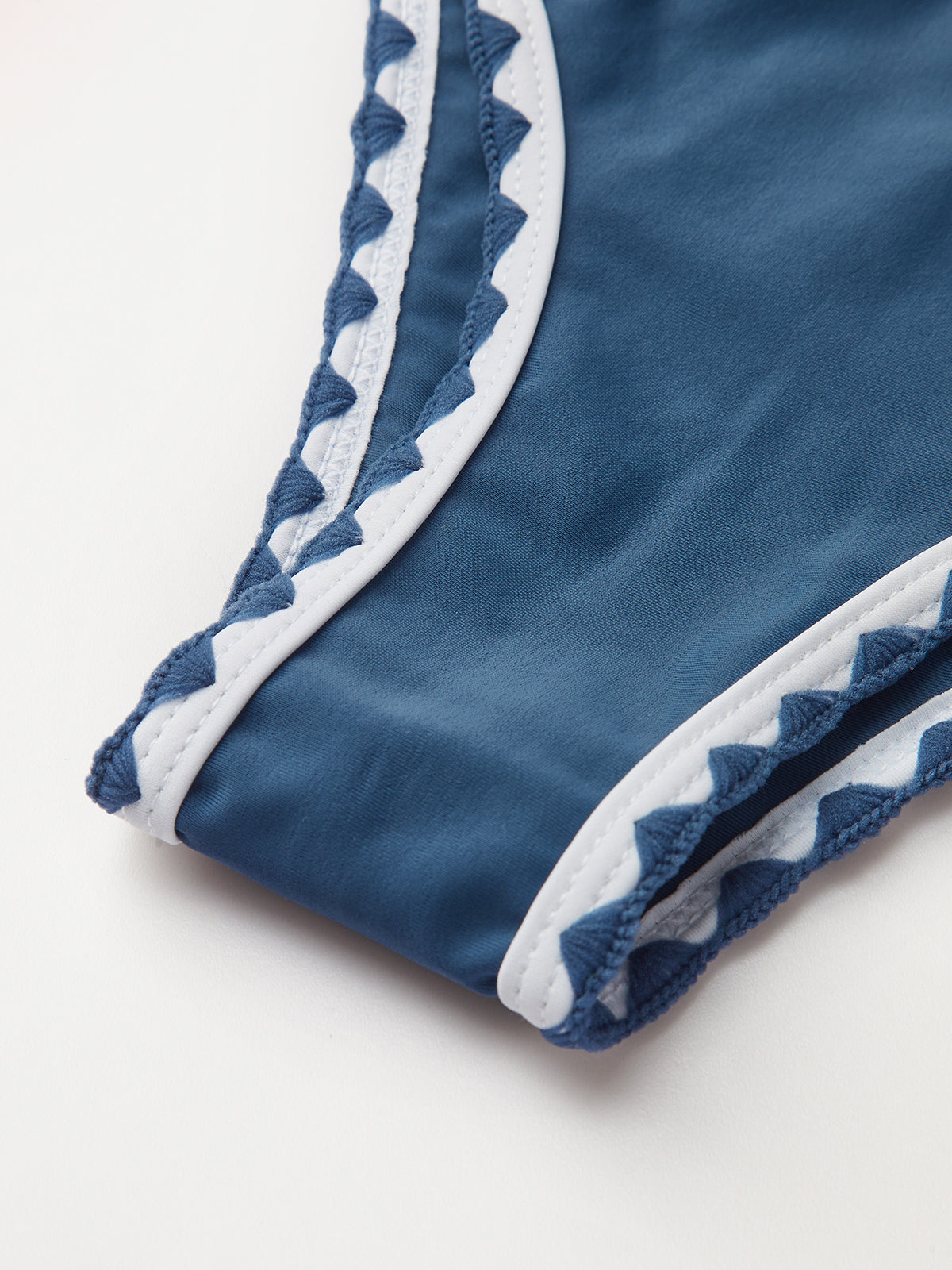 Kontrast Trim Düğümlü Bikini Seti