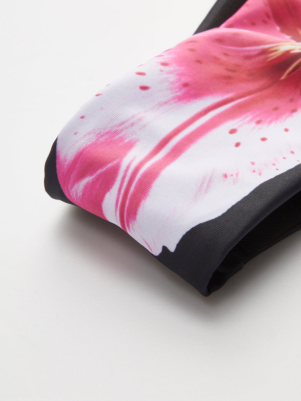 Çiçek Desenli Bikini Yarı Şeffaf Etek ile