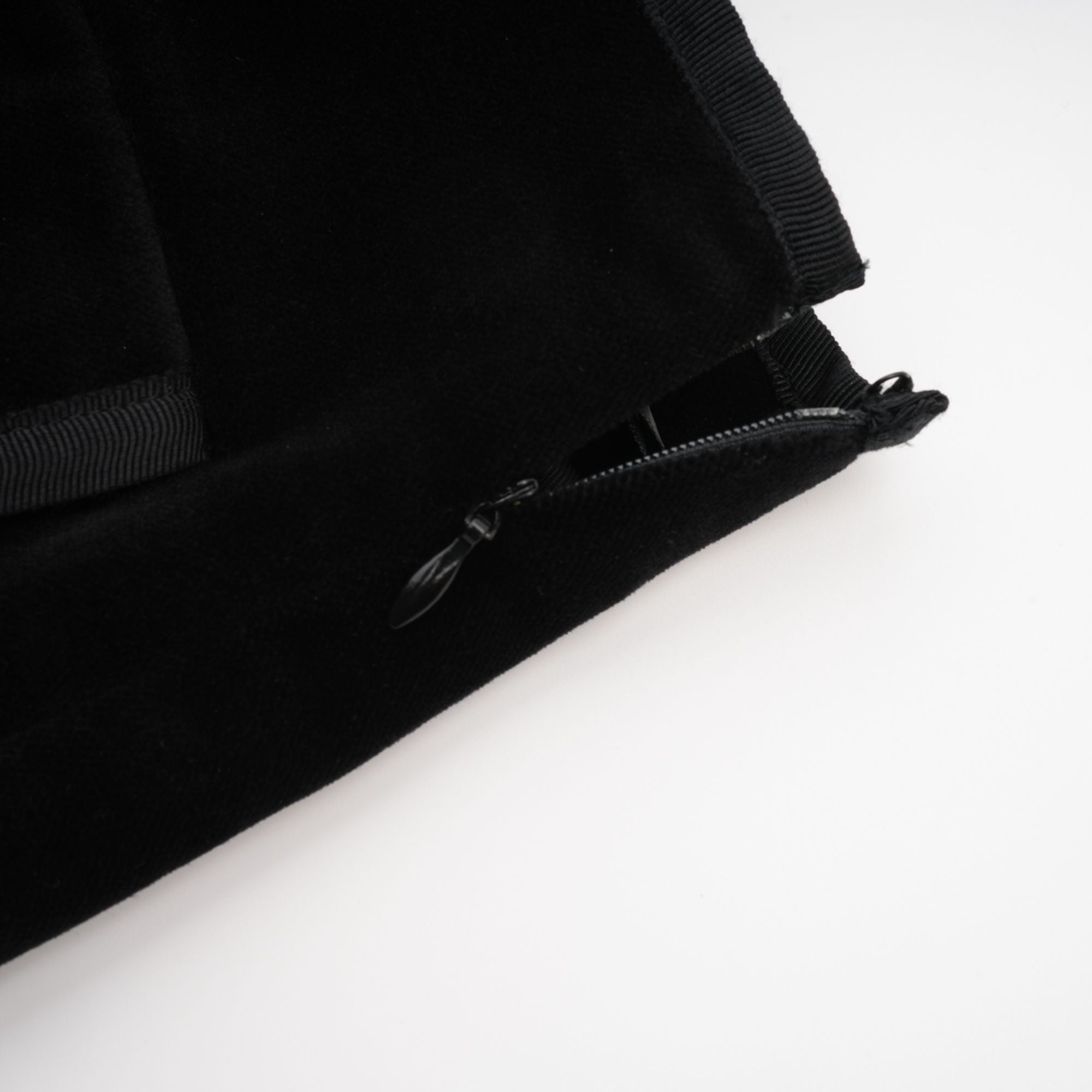 Camille Sahte Cepli, Kristal İşlemeli Etek