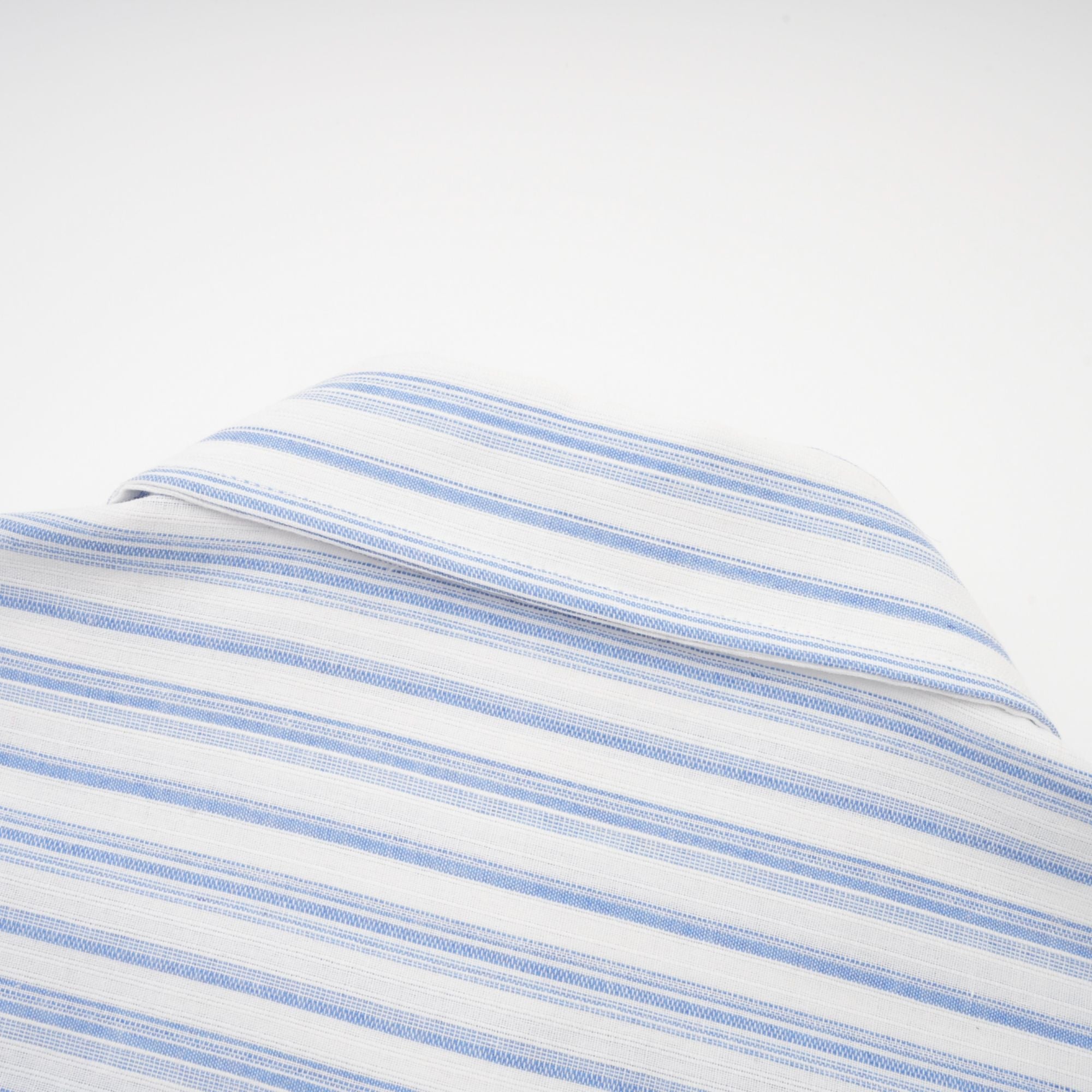 Vivien İşlemeli İnce Çizgili Desenli Gömlek