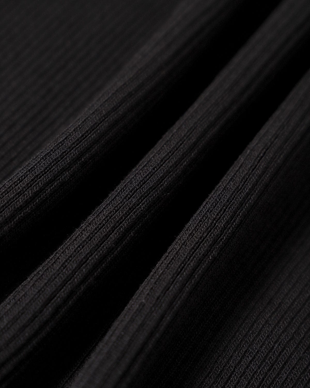 Siyah Yuvarlak Yaka Kontrast Kenar Triko Üst