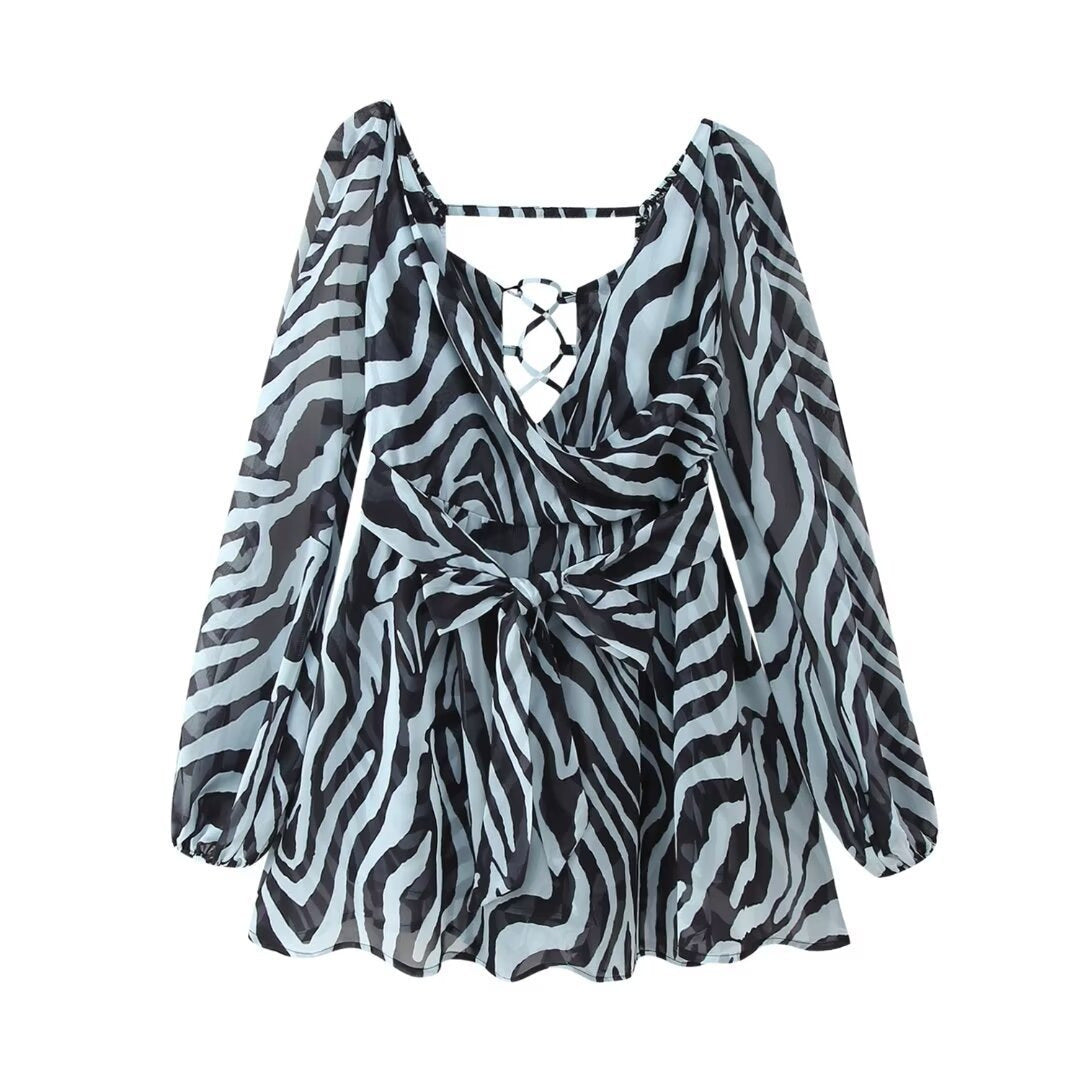 Uzun Kol Detaylı Volanlı Mini Elbise