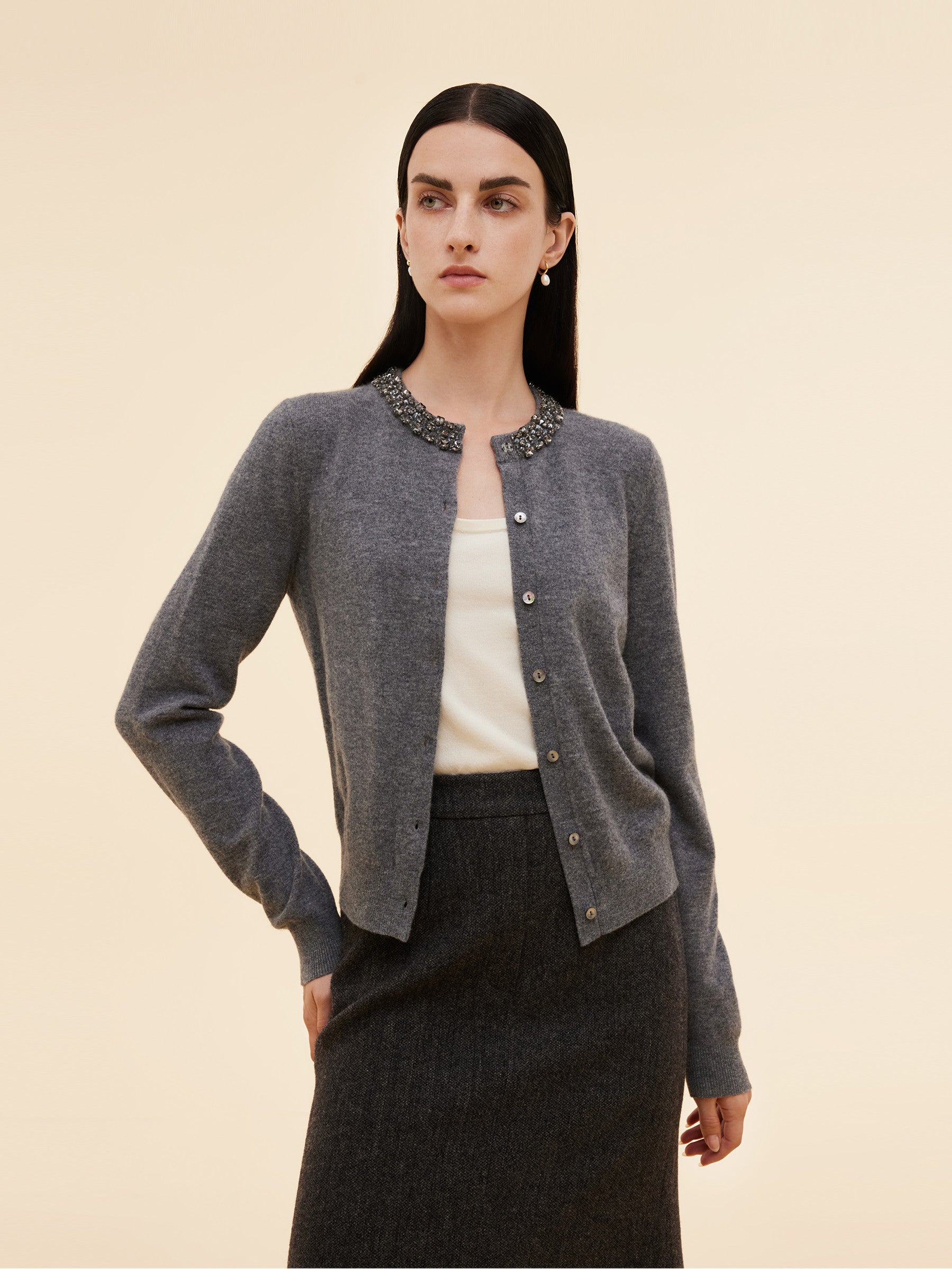 Boncuklu Yuvarlak Yaka Kadın Hırka