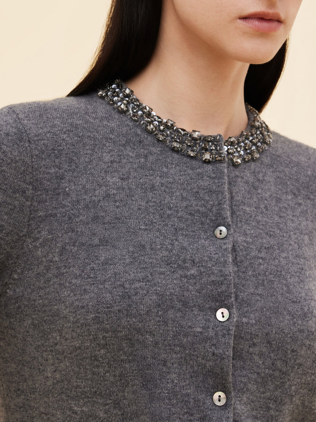 Boncuklu Yuvarlak Yaka Kadın Hırka