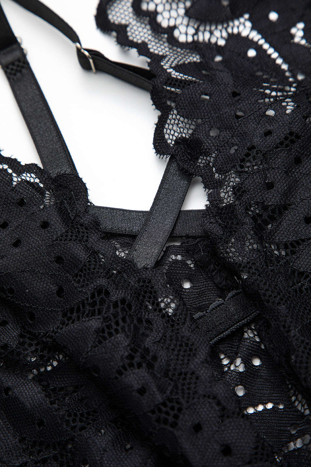 Dantel Kesik Detaylı Bağlama Önü ve Sırt Açık Bodysuit