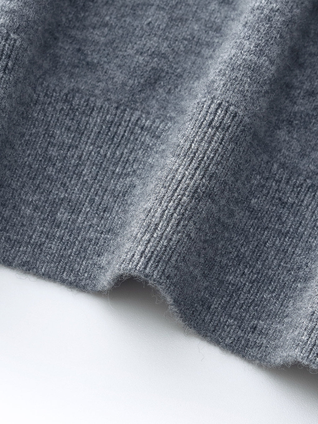 Boncuklu Yuvarlak Yaka Kadın Hırka