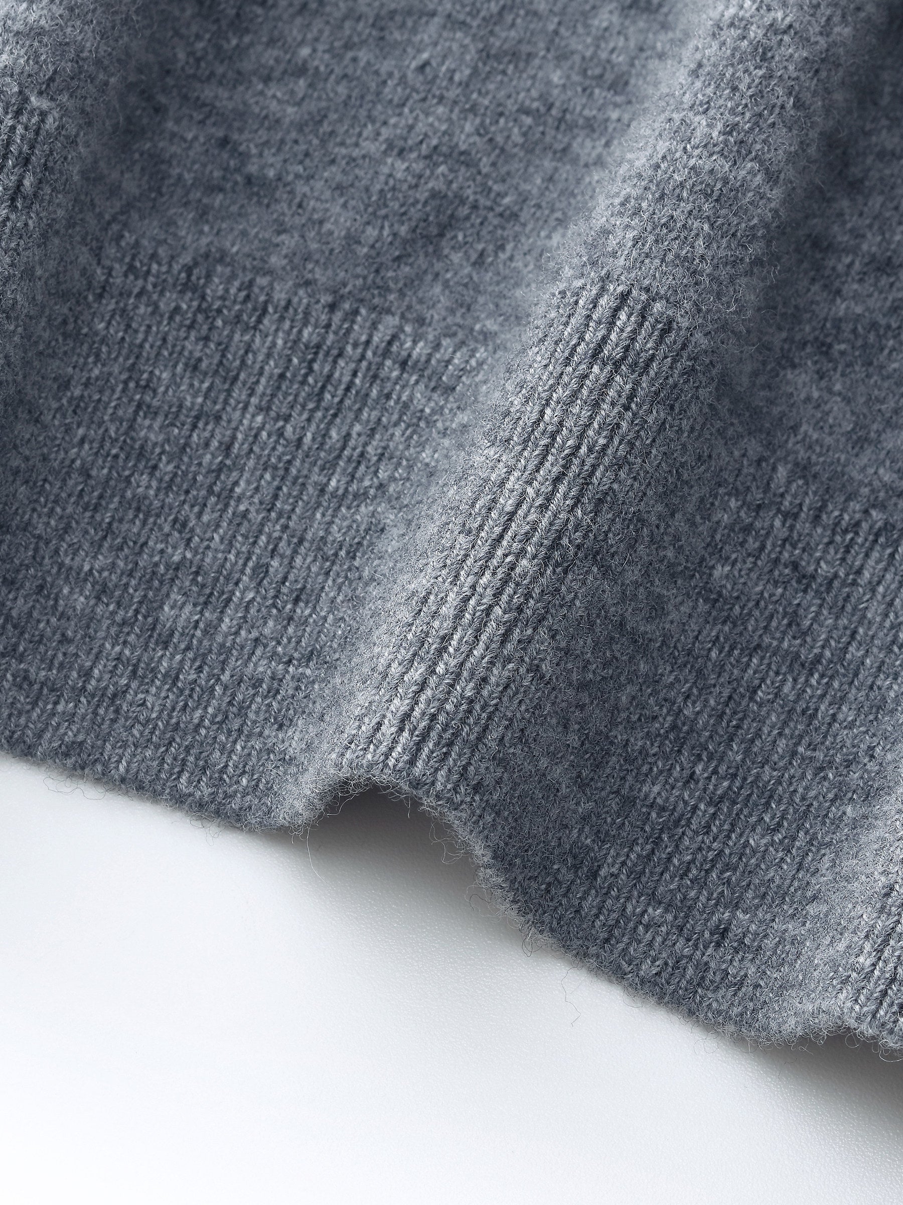 Boncuklu Yuvarlak Yaka Kadın Hırka