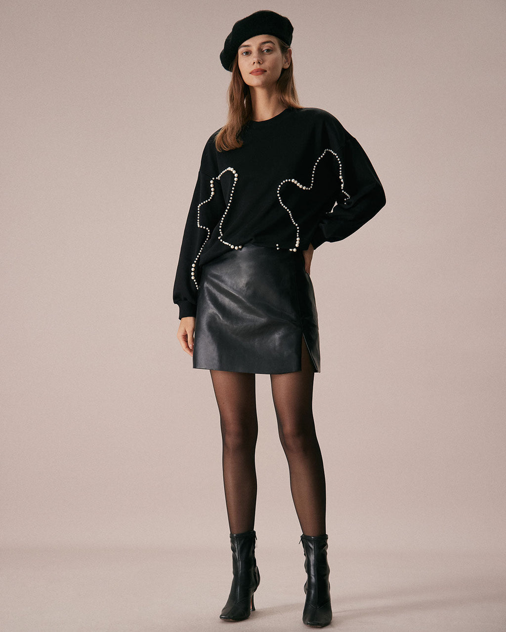 Siyah Bisiklet Yaka İnci Detaylı Sweatshirt