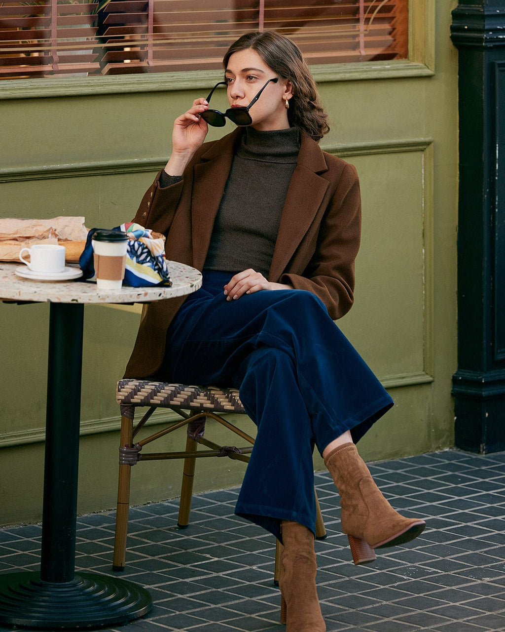 Düz Renk Yakalı Tek Düğmeli Blazer