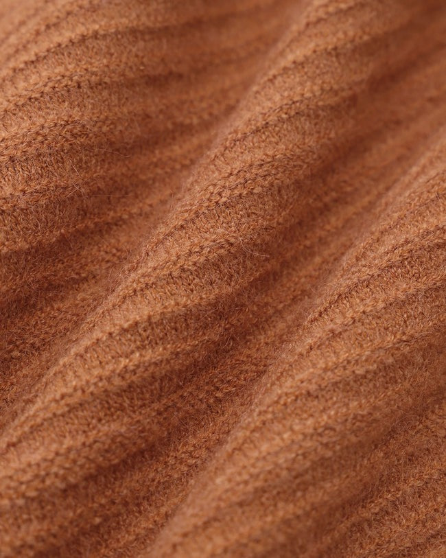 Karamel Düğmeli Dar Yırtmaçlı Hırka